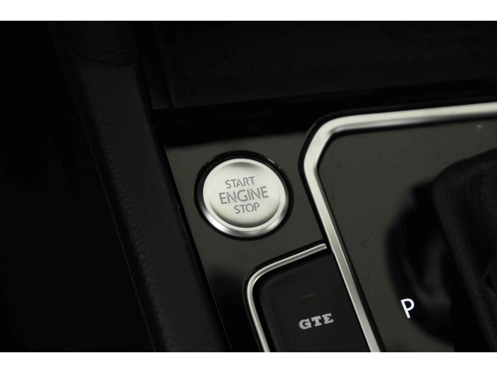 Volkswagen Passat Variant 1.4 TSI PHEV GTE | Digital Cockpit | Panoramadak | Matrix LED | Zondag Open! - 32/47