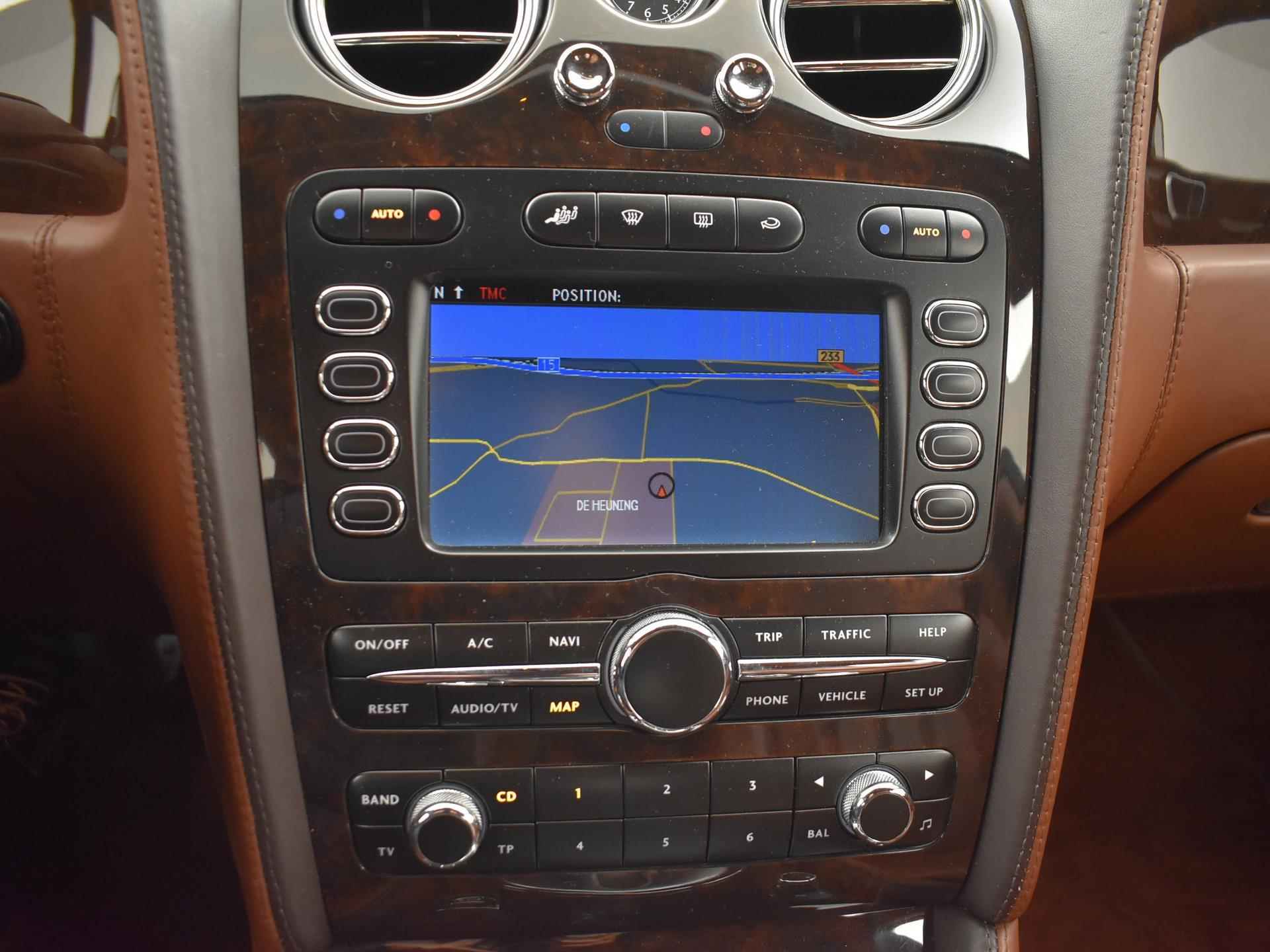 Bentley Continental Flying Spur 6.0 W12 560 PK + SCHUIFDAK / MASSAGE / SMARTPHONE INTERFACE - 32/52