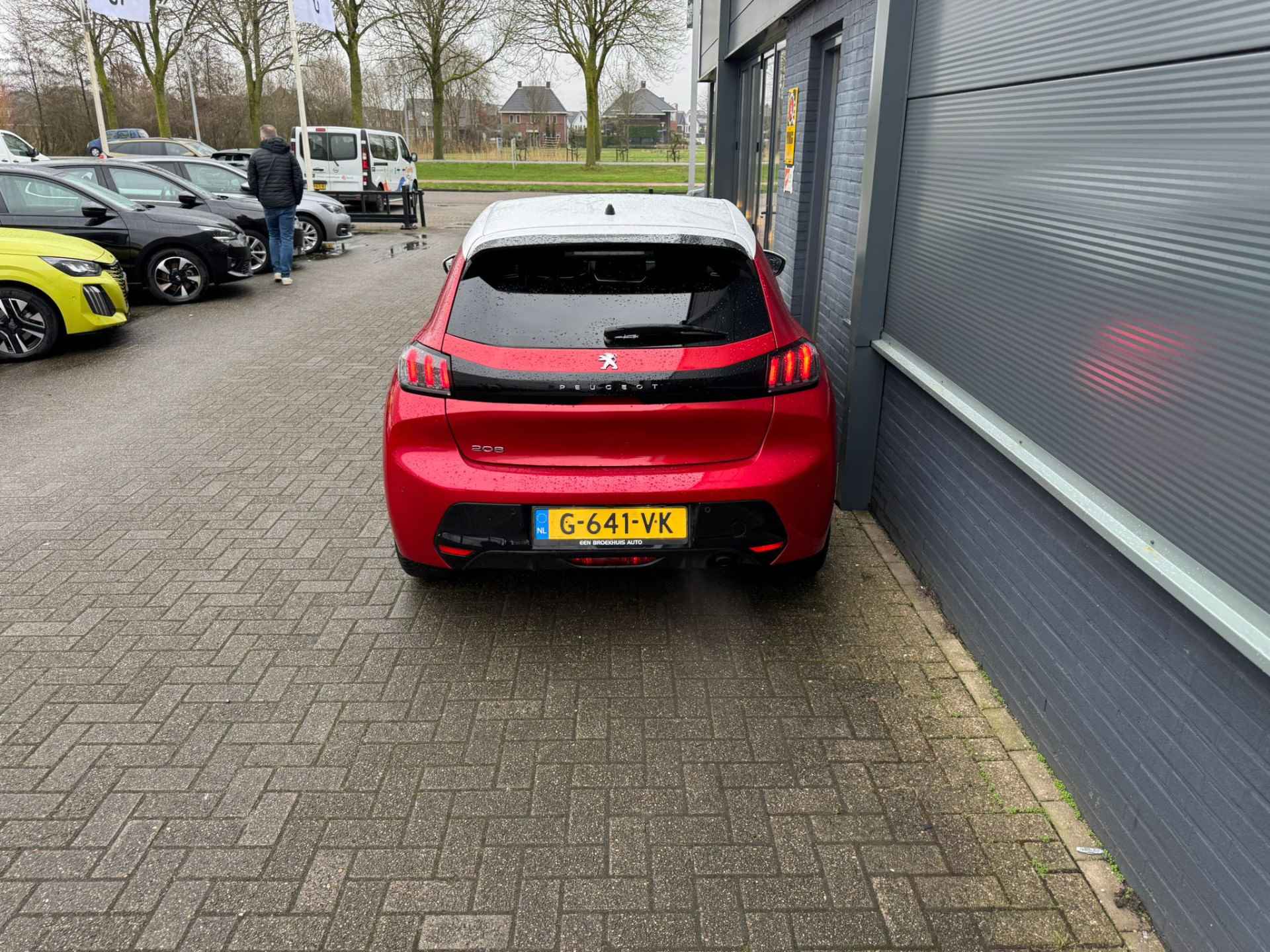 Peugeot 208 1.2 PureTech 100pk Blue Lease Allure | Nieuw model | Carplay | Navigatie | Parkeersensoren voor en Achter | Parkeercamera | LED - 6/31