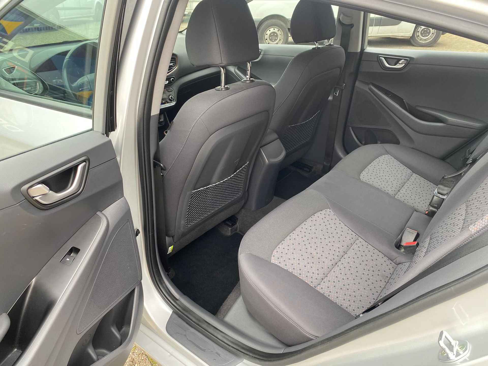 Hyundai IONIQ Comfort EV NL-Auto / Belastingvrij / All-season banden / Apple/Android Carplay / Navi / Parkeersensoren - 14/21