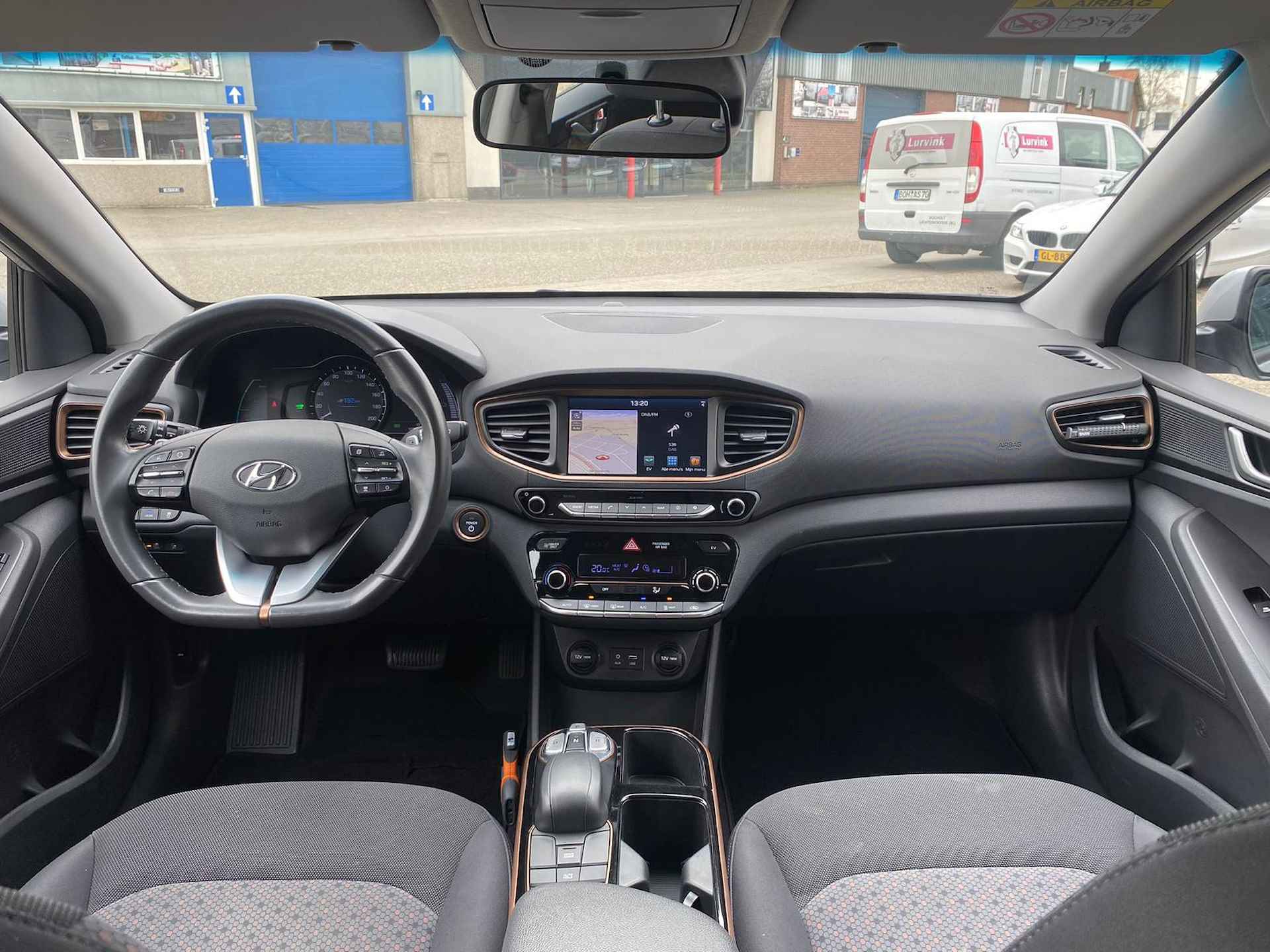 Hyundai IONIQ Comfort EV NL-Auto / Belastingvrij / All-season banden / Apple/Android Carplay / Navi / Parkeersensoren - 16/21