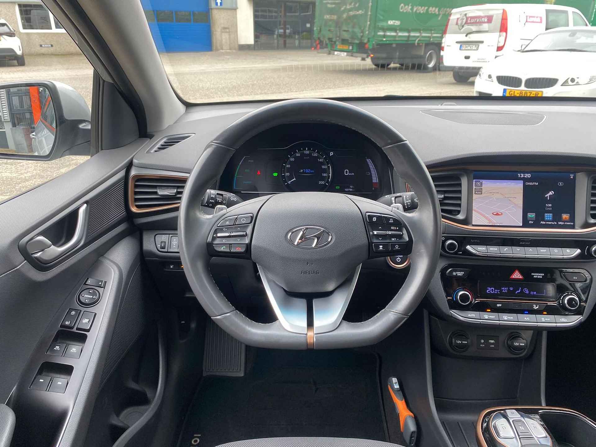Hyundai IONIQ Comfort EV NL-Auto / Belastingvrij / All-season banden / Apple/Android Carplay / Navi / Parkeersensoren - 17/21