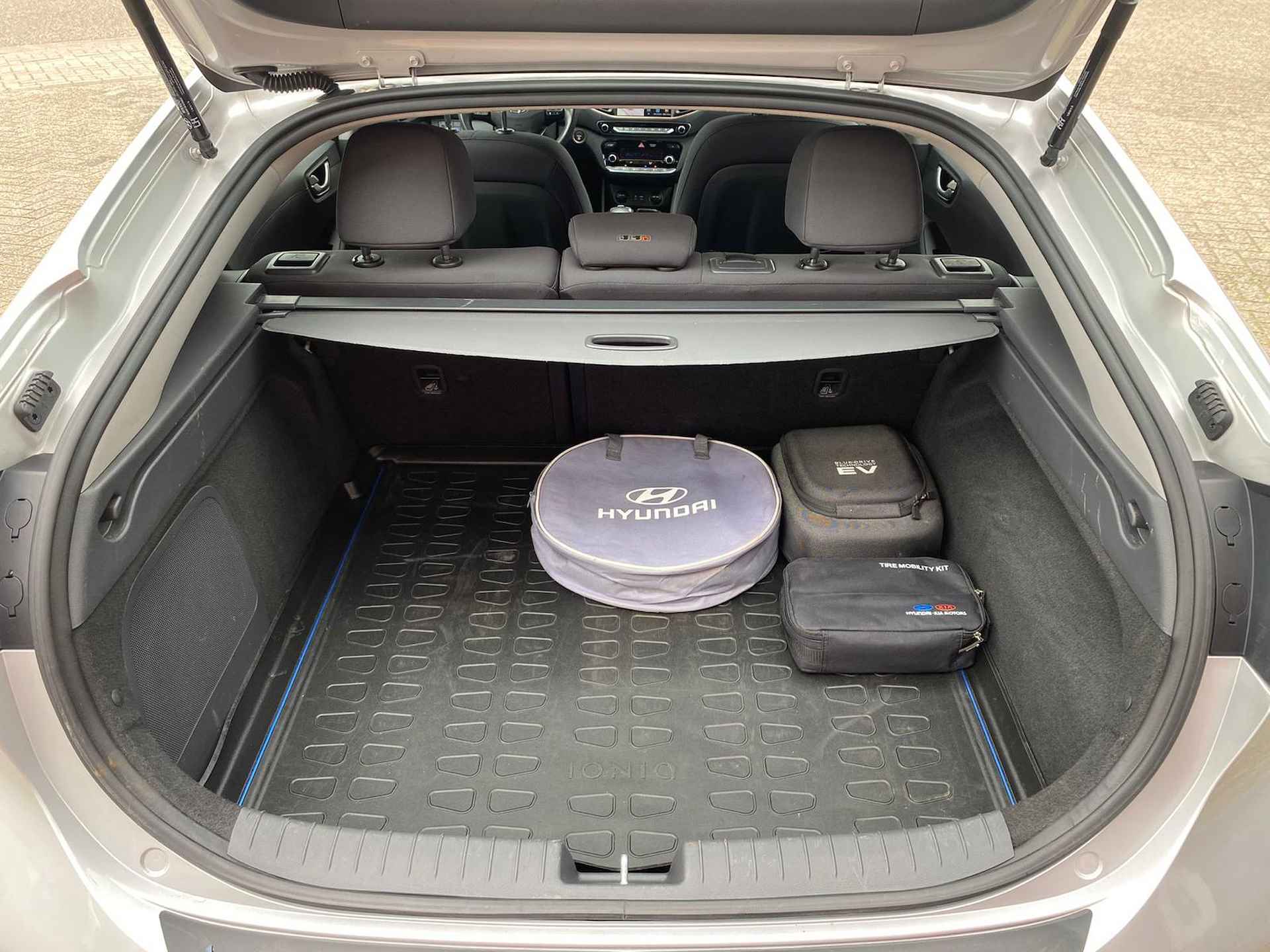 Hyundai IONIQ Comfort EV NL-Auto / Belastingvrij / All-season banden / Apple/Android Carplay / Navi / Parkeersensoren - 18/21