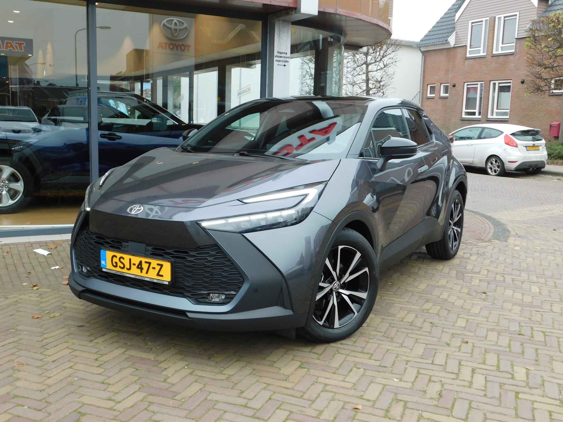 Toyota C-HR 1.8 Hybrid 140 First Edition - 7/47