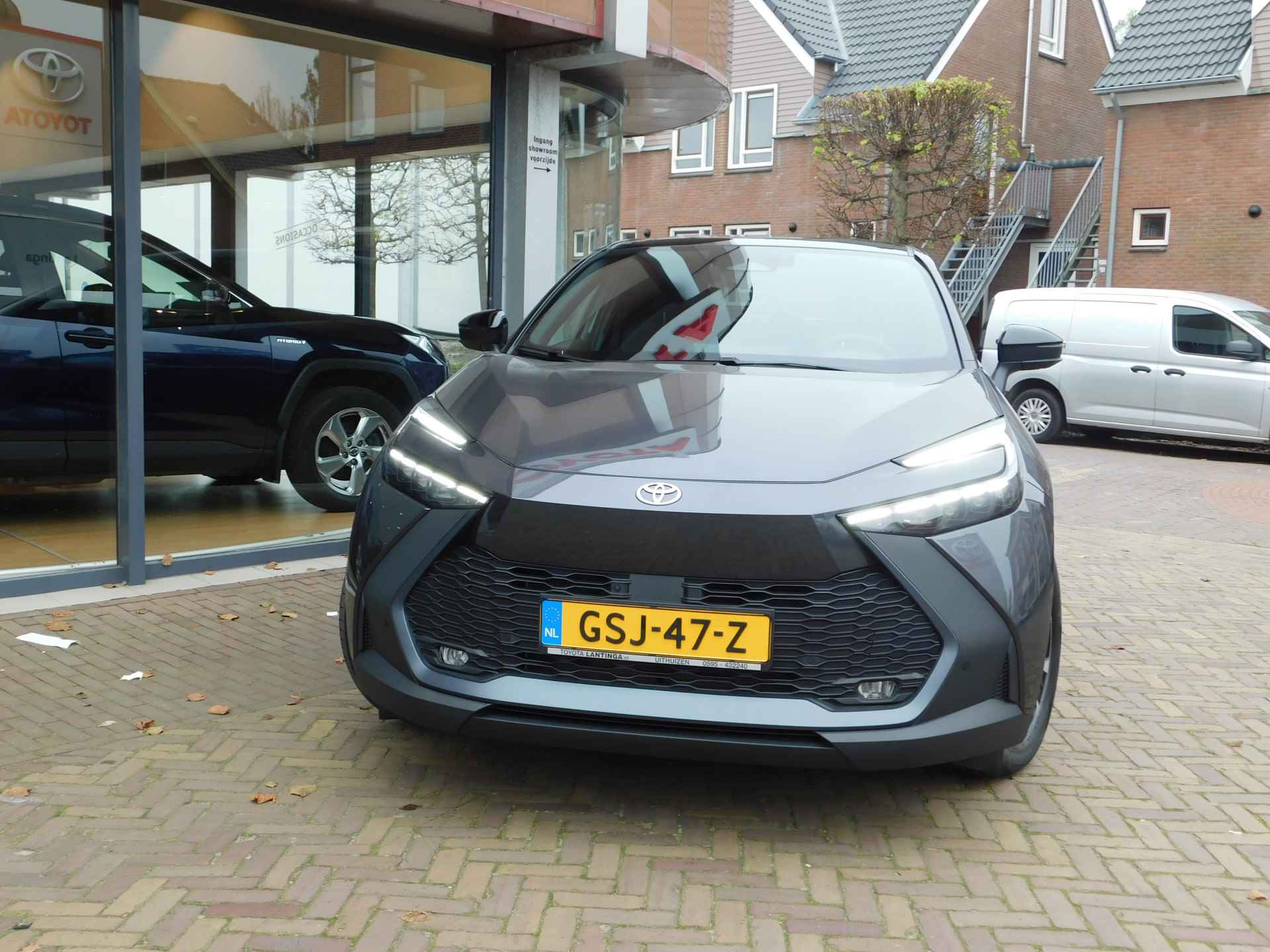 Toyota C-HR 1.8 Hybrid 140 First Edition - 8/47