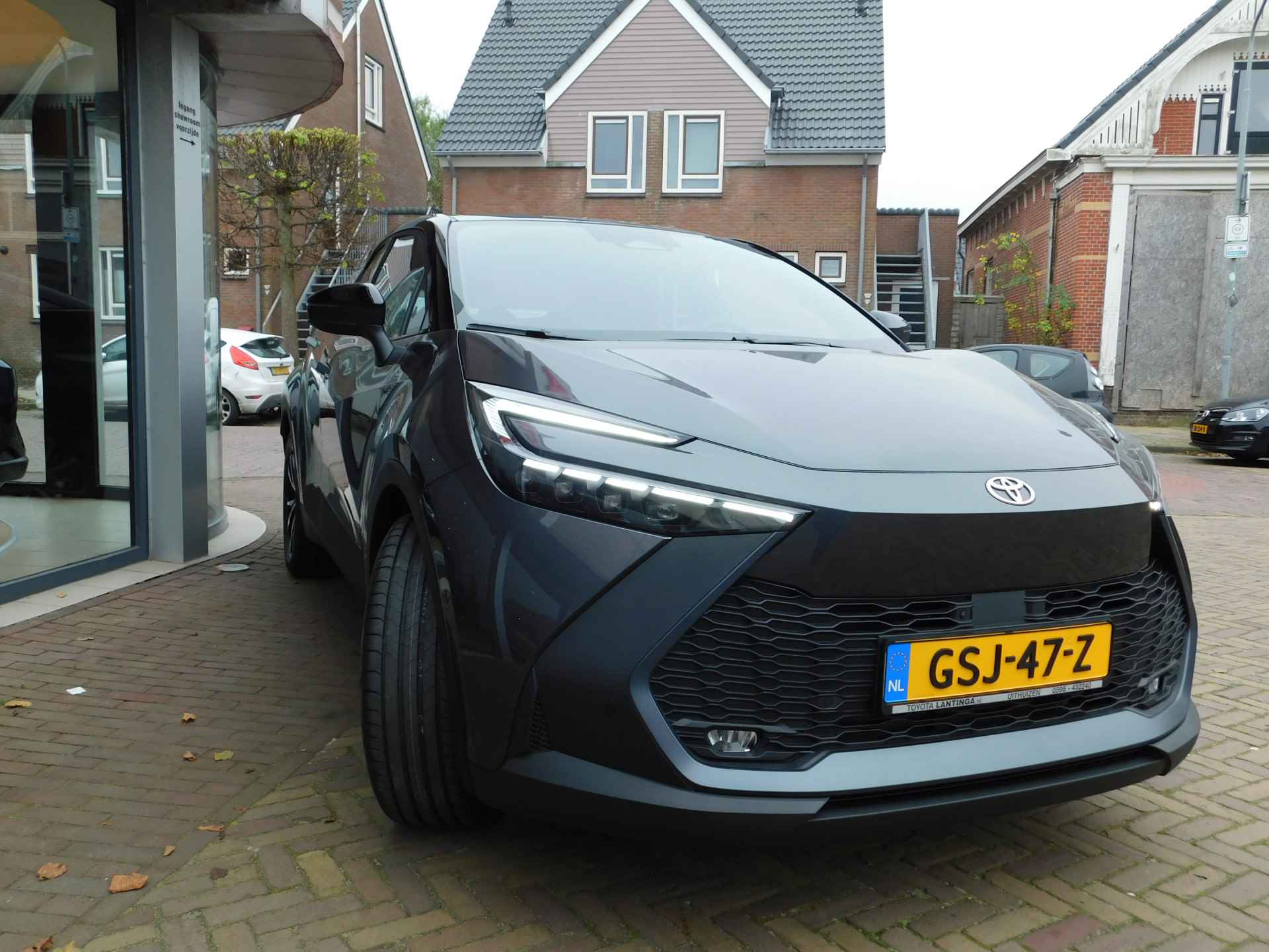 Toyota C-HR 1.8 Hybrid 140 First Edition - 10/47