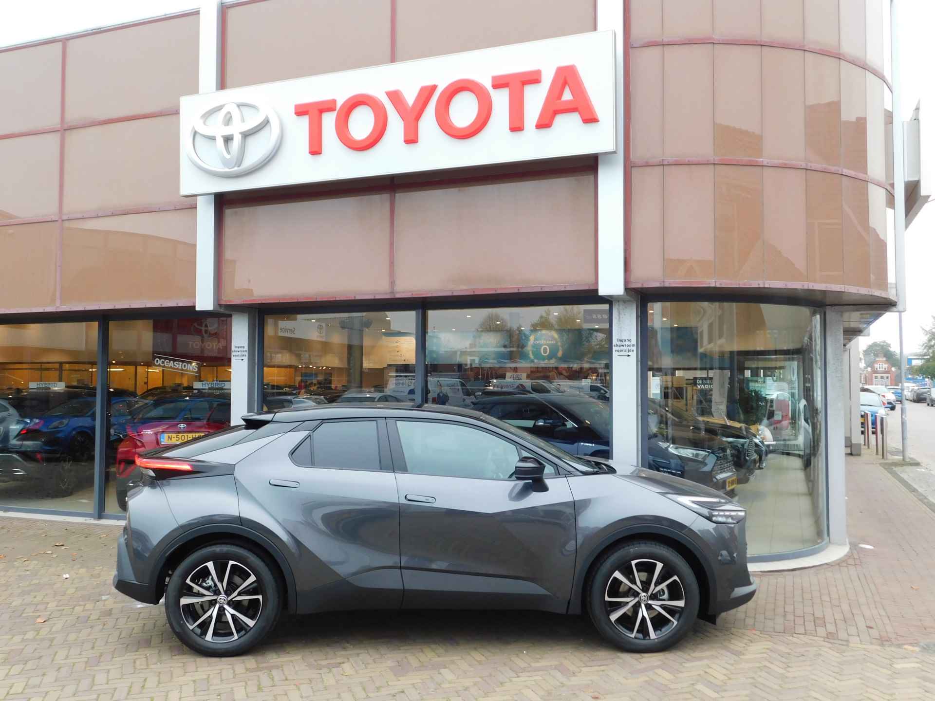 Toyota C-HR 1.8 Hybrid 140 First Edition - 33/47