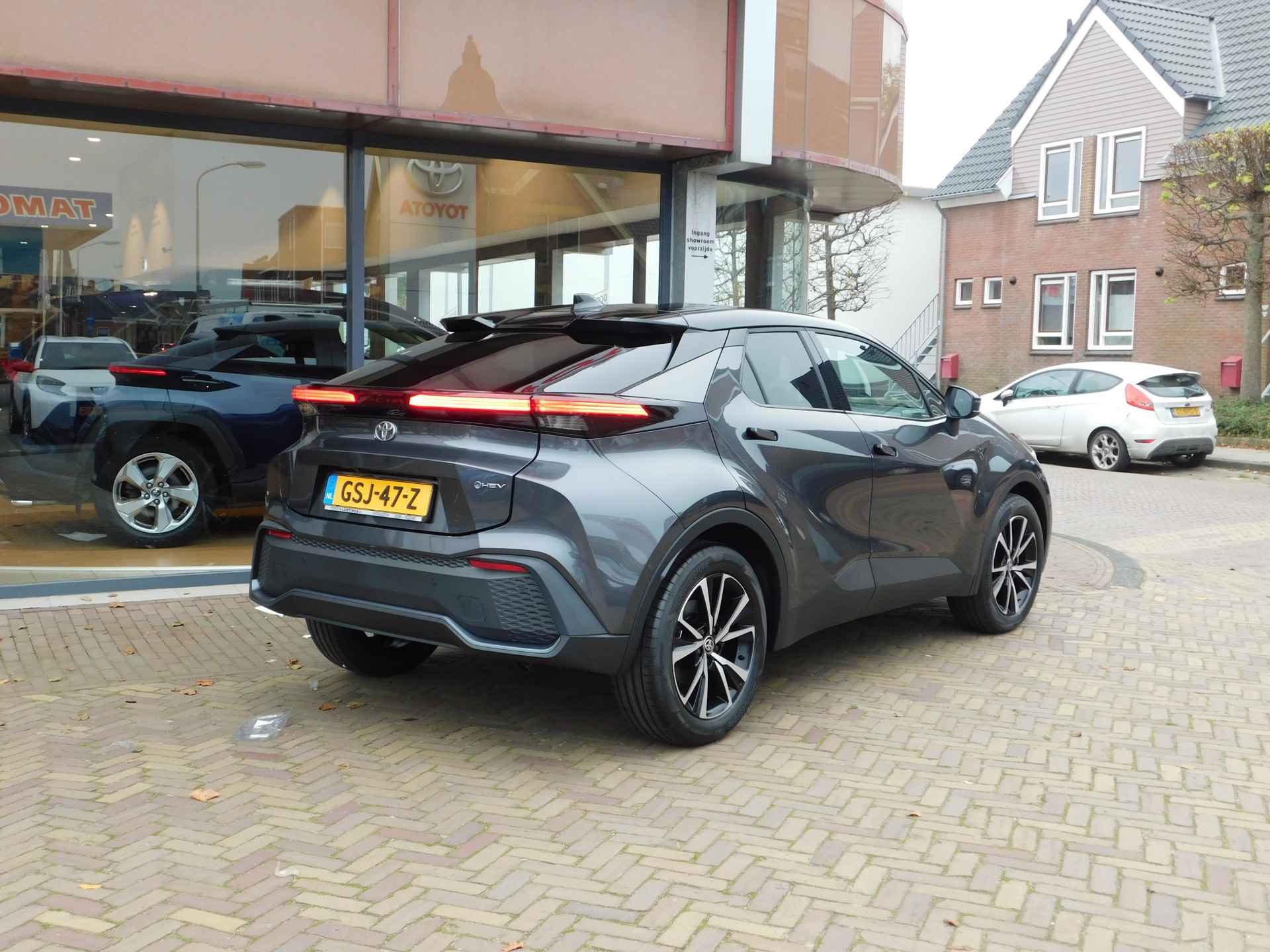 Toyota C-HR 1.8 Hybrid 140 First Edition - 37/47