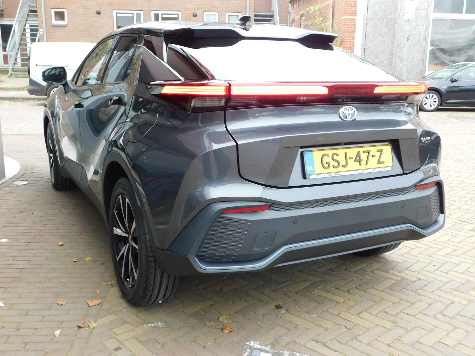 Toyota C-HR 1.8 Hybrid 140 First Edition - 40/47