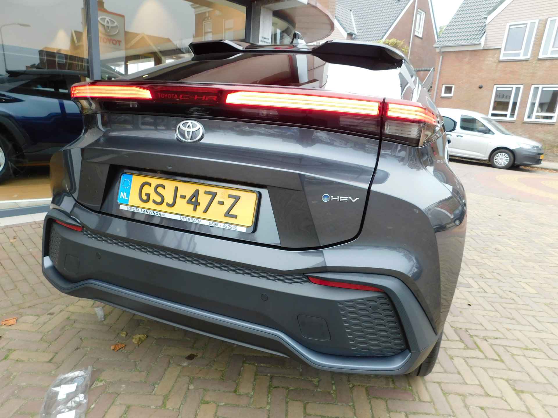 Toyota C-HR 1.8 Hybrid 140 First Edition - 44/47