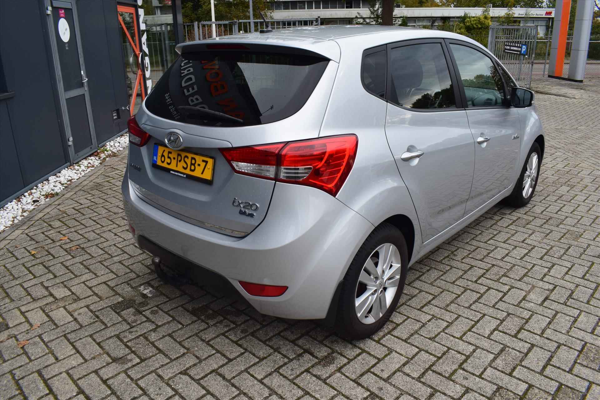 HYUNDAI IX20 1.6i blue 124pk i-Vision - 8/30