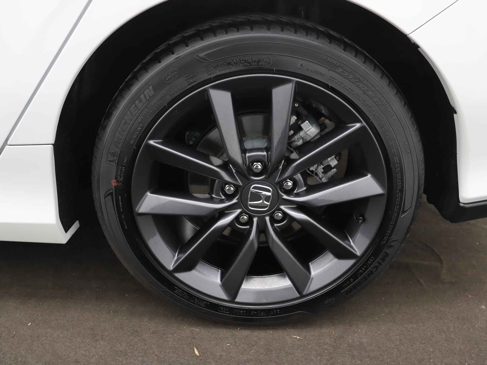 Honda Civic 1.0 i-VTEC Elegance Aut. | Outletdeal! | Facelift | Navigatie | Adaptive cruise | Camera | Privacy glass | 17 inch | Parkeersensoren | - 20/28