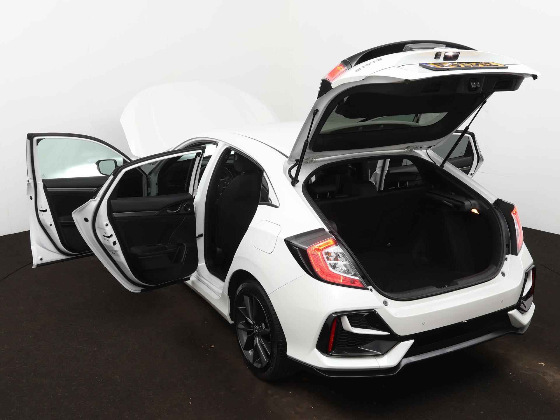 Honda Civic 1.0 i-VTEC Elegance Aut. | Outletdeal! | Facelift | Navigatie | Adaptive cruise | Camera | Privacy glass | 17 inch | Parkeersensoren | - 25/28