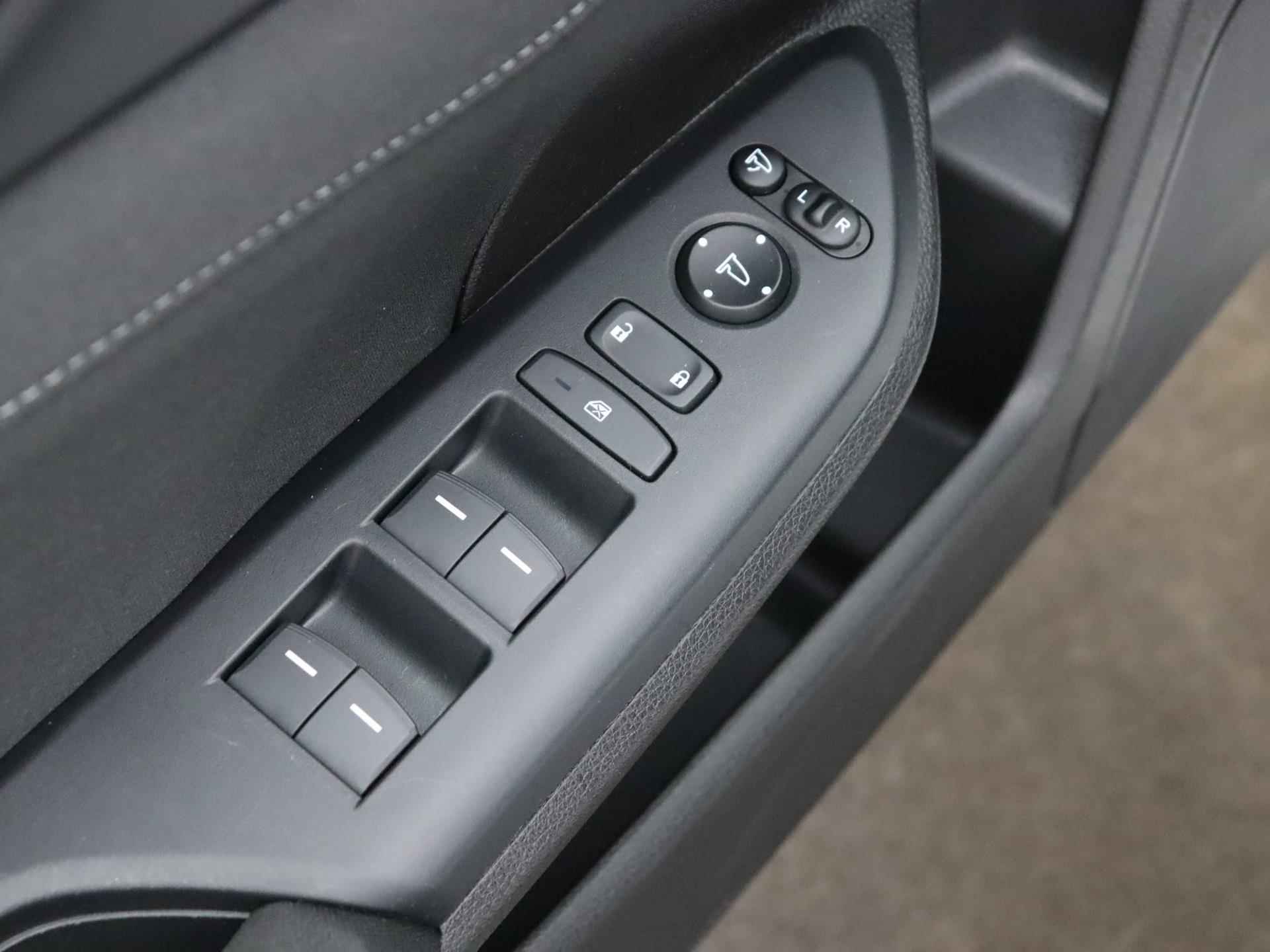 Honda Civic 1.0 i-VTEC Elegance Aut. | Outletdeal! | Facelift | Navigatie | Adaptive cruise | Camera | Privacy glass | 17 inch | Parkeersensoren | - 27/28