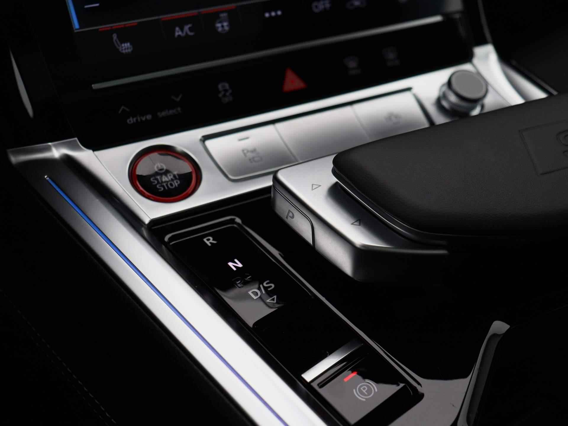 Audi e-tron S quattro 95 kWh 503 PK | Automaat | Navigatie | 360 Camera | Adaptive Cruise Control | Panoramadak | Stoelverwarming | Apple Carplay | Android Auto | Lichtmetalen velgen | Head-up Display | B&O Premium | - 25/61