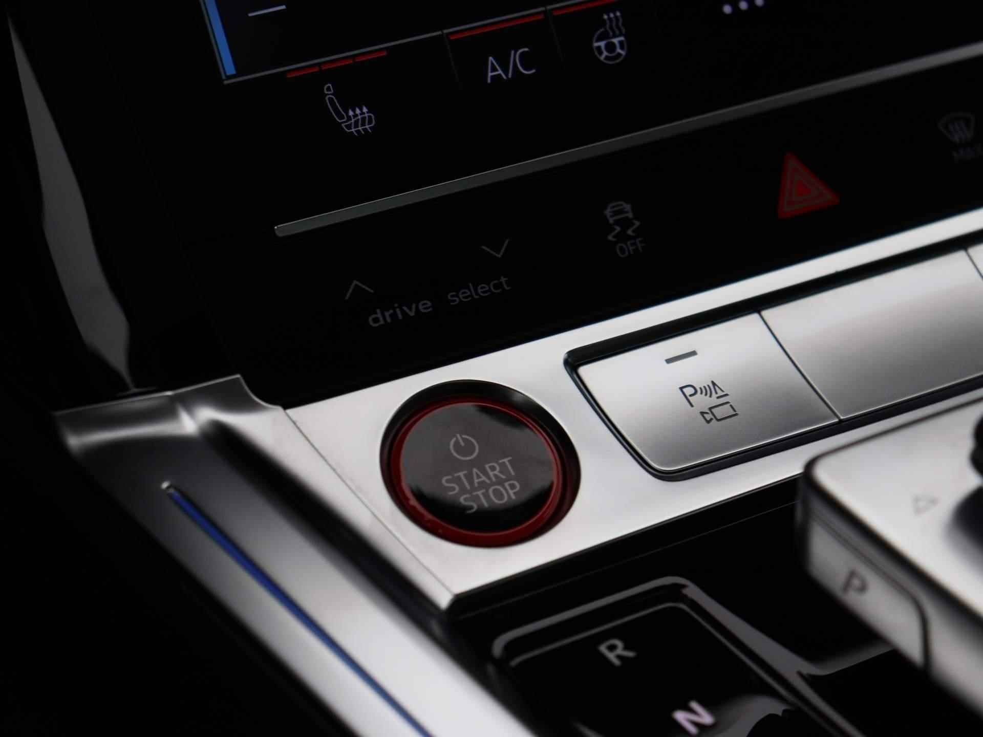 Audi e-tron S quattro 95 kWh 503 PK | Automaat | Navigatie | 360 Camera | Adaptive Cruise Control | Panoramadak | Stoelverwarming | Apple Carplay | Android Auto | Lichtmetalen velgen | Head-up Display | B&O Premium | - 26/61