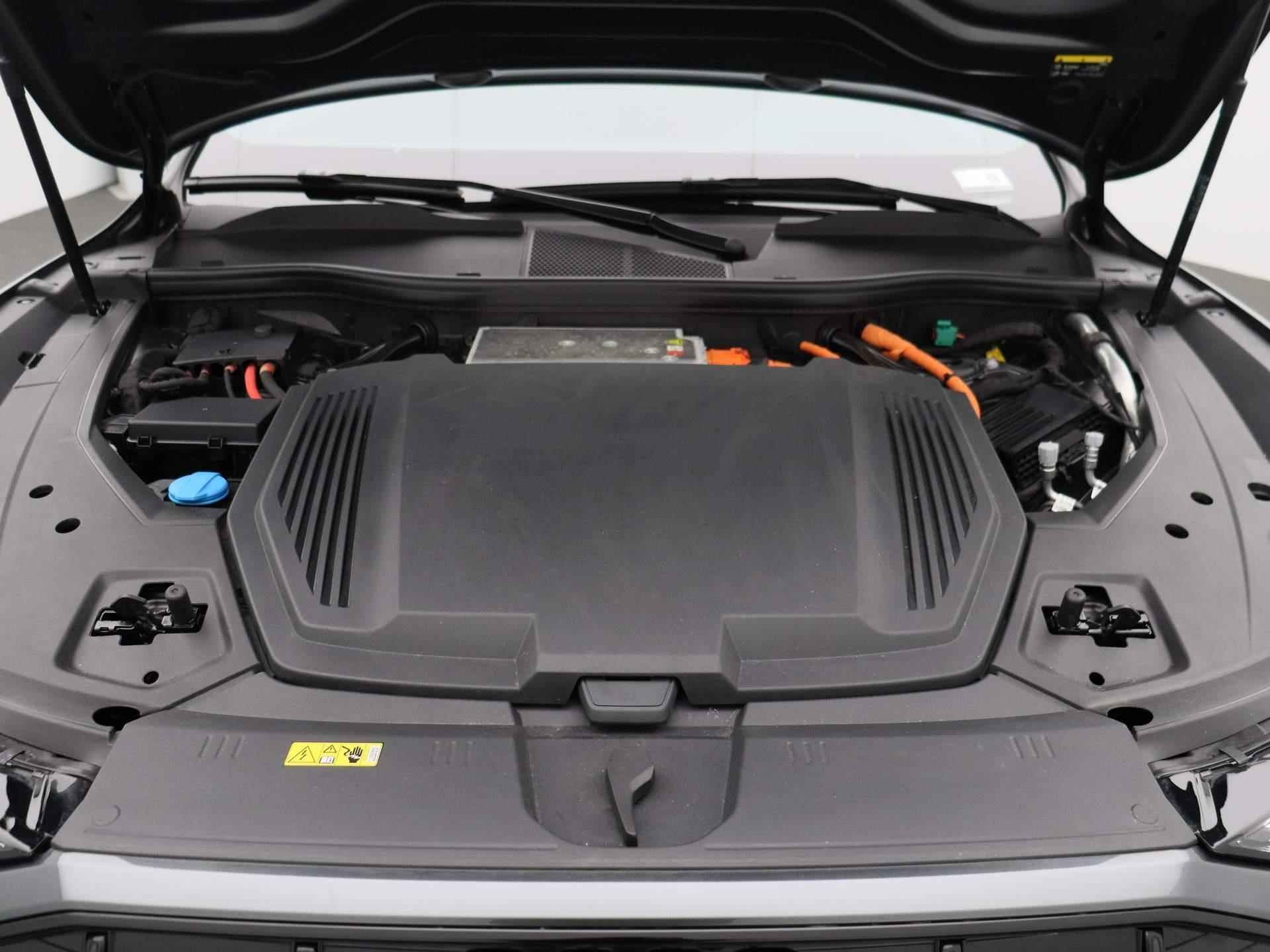 Audi e-tron S quattro 95 kWh 503 PK | Automaat | Navigatie | 360 Camera | Adaptive Cruise Control | Panoramadak | Stoelverwarming | Apple Carplay | Android Auto | Lichtmetalen velgen | Head-up Display | B&O Premium | - 56/61