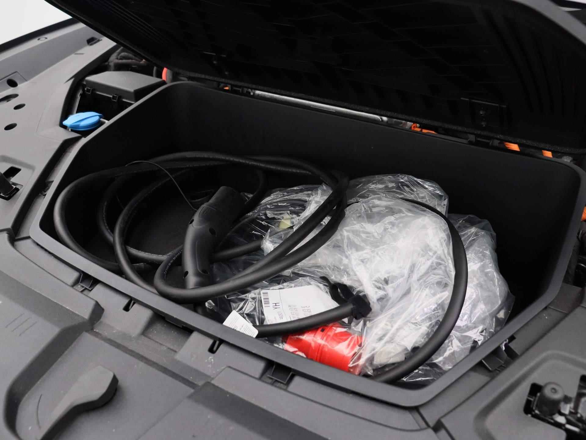 Audi e-tron S quattro 95 kWh 503 PK | Automaat | Navigatie | 360 Camera | Adaptive Cruise Control | Panoramadak | Stoelverwarming | Apple Carplay | Android Auto | Lichtmetalen velgen | Head-up Display | B&O Premium | - 57/61