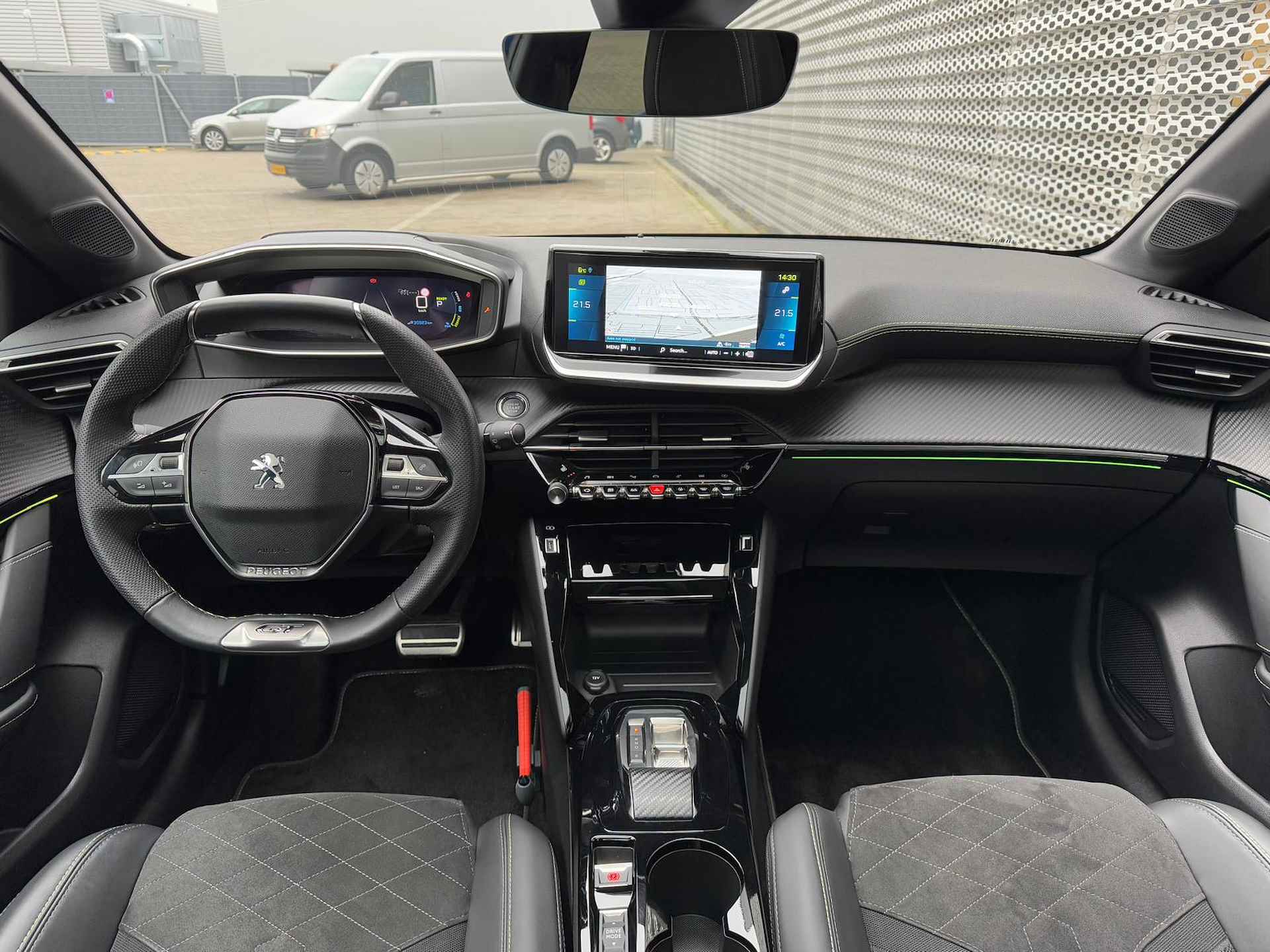 Peugeot e-208 EV GT Pack 50 kWh / Panoramadak / Digitale Cockpit / Keyless Entry-Start / Achteruitrijcamera / Stoelverwarming / LED - 14/31