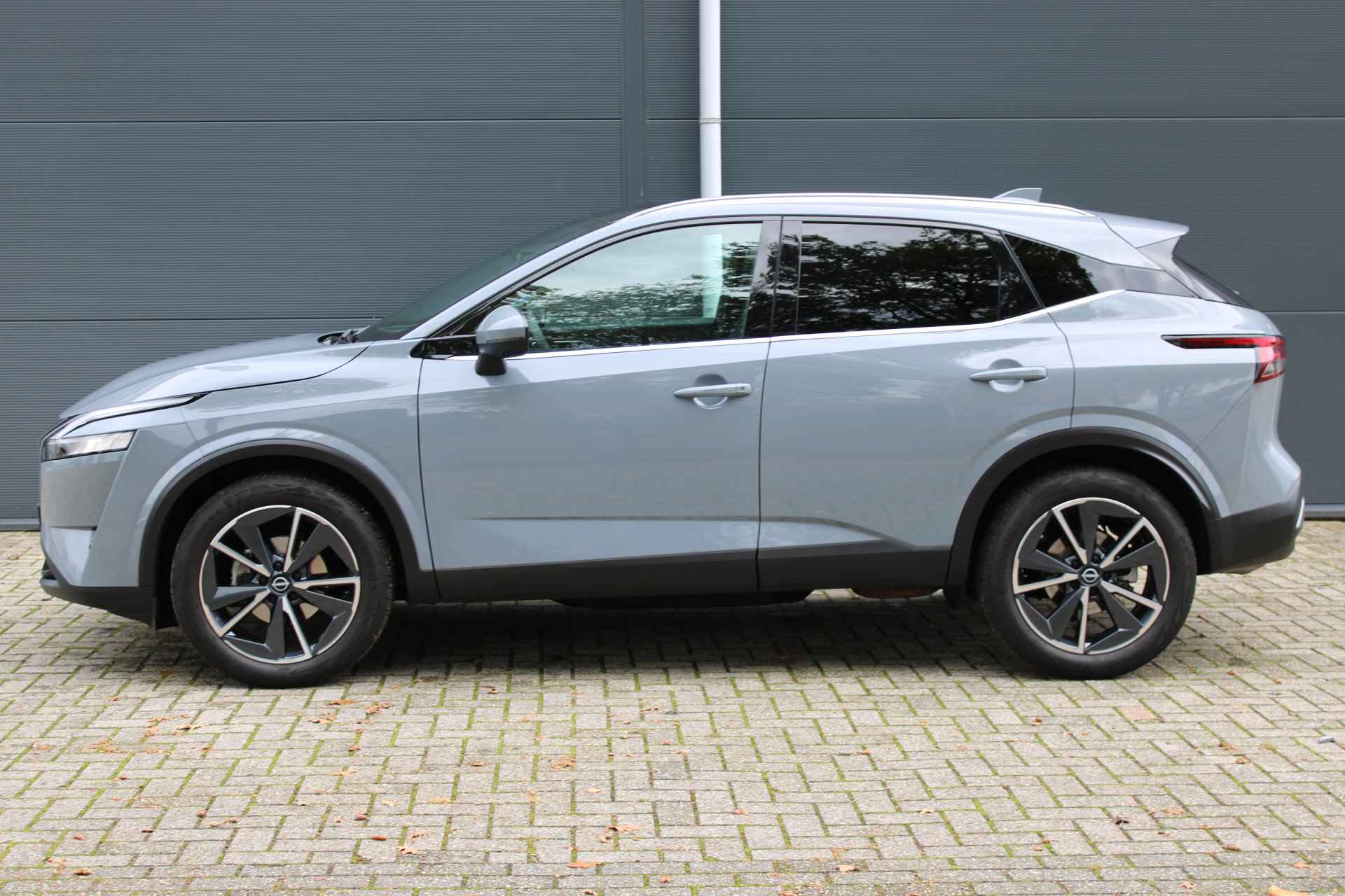 Nissan QASHQAI 1.3 MHEV Tekna / LEDER / 360 Camera / Keyless / Dodehoek Detectie / Head-up Display / Panoramadak / '' vraag een vrijblijvende offerte aan '' - 3/43