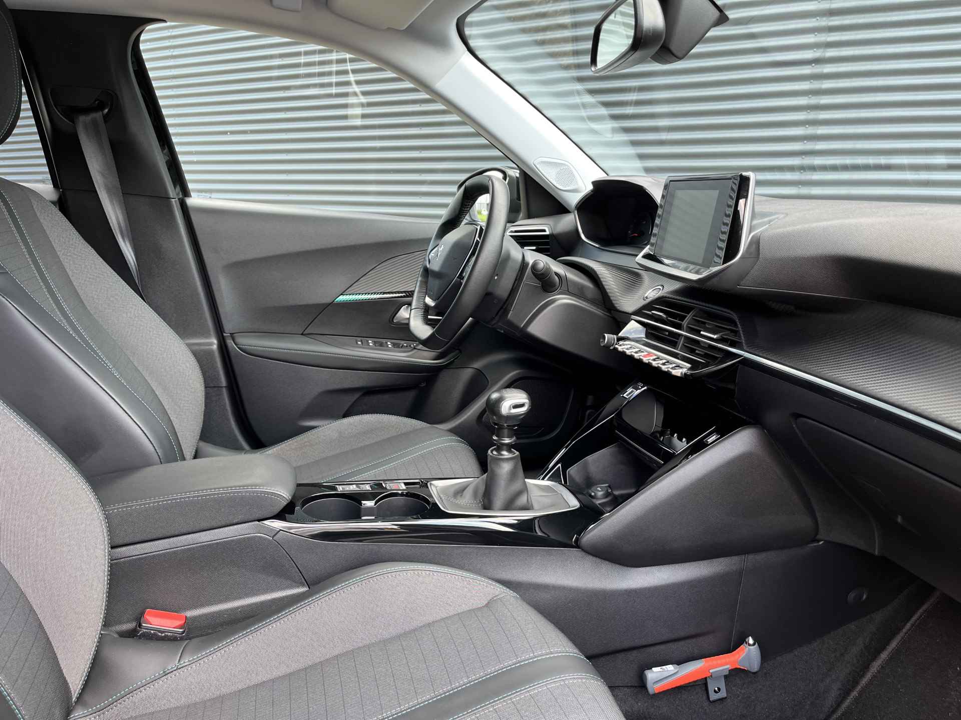 Peugeot 2008 1.2 PureTech Allure | Parkeercamera | Apple Carplay & Android Auto | Climate Control - 19/34