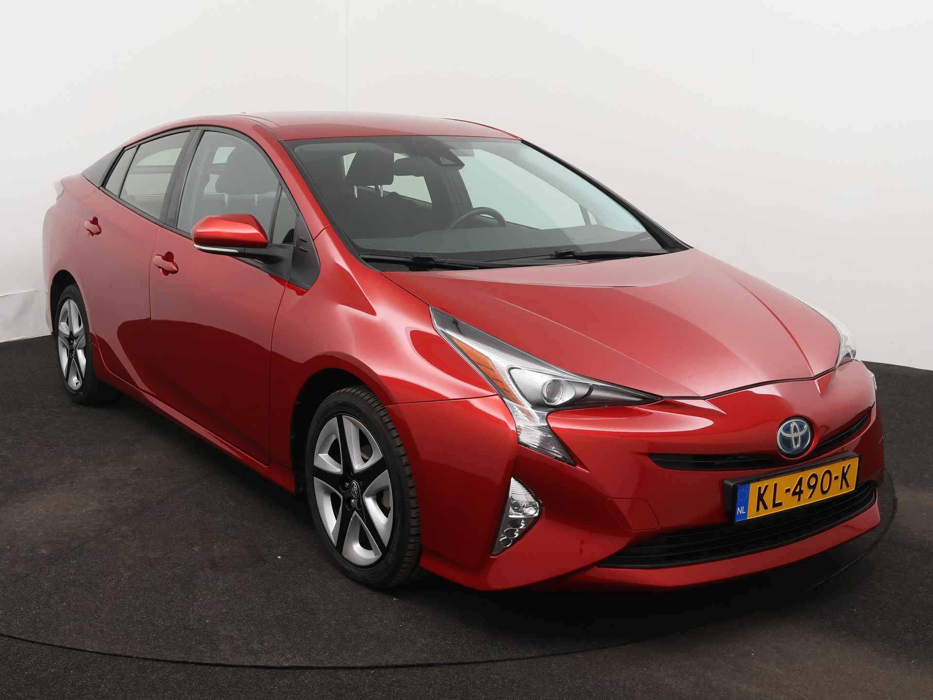 Toyota Prius 1.8 Hybrid Dynamic | NL-Auto | Navigatie | - 29/43