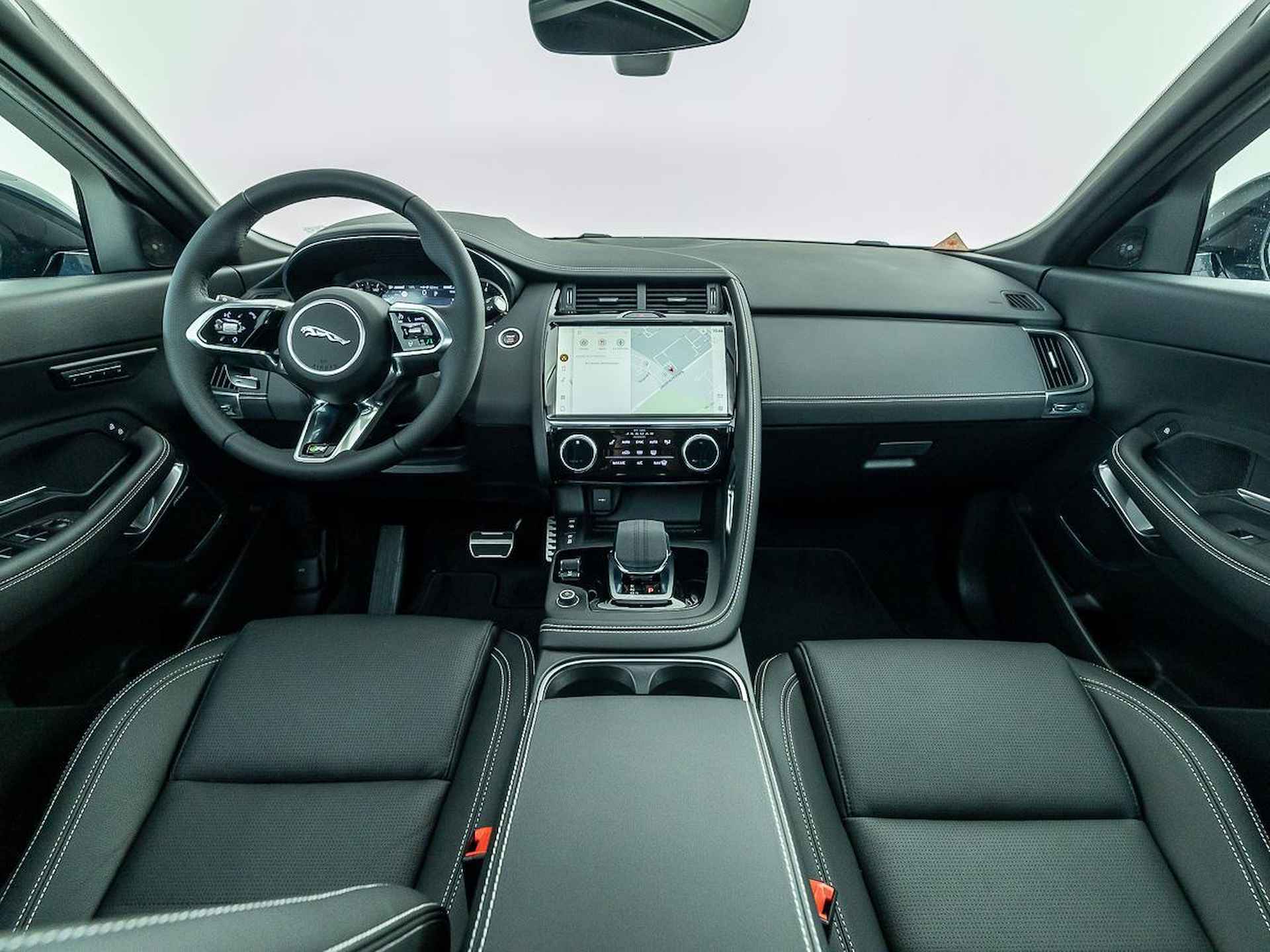 Jaguar E-PACE 1.5 P300e AWD R-Dynamic SE | Pano | Cold Climate | 20" - 4/26