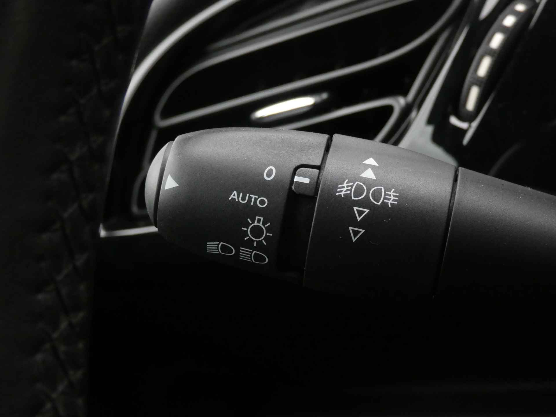 Citroën DS3 1.2 80PK So Chic | HIFI Sound | Navigatie | Parkeercamera | LED | Org. NL - 29/54