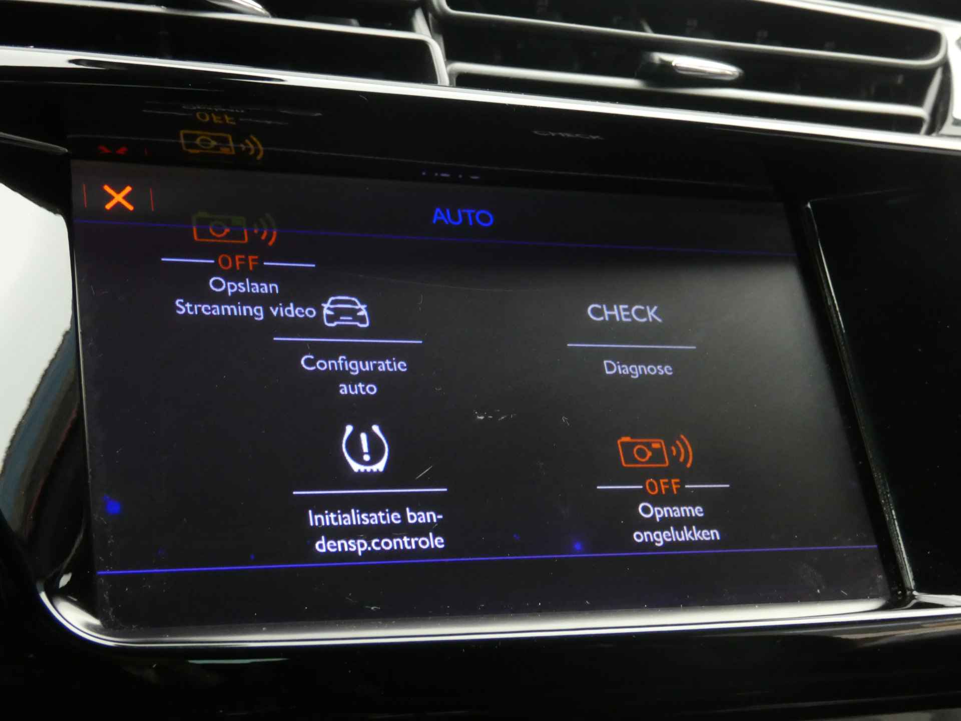 Citroën DS DS3 1.2 80PK So Chic | HIFI Sound | Navigatie | Parkeercamera | LED | Org. NL - 40/55