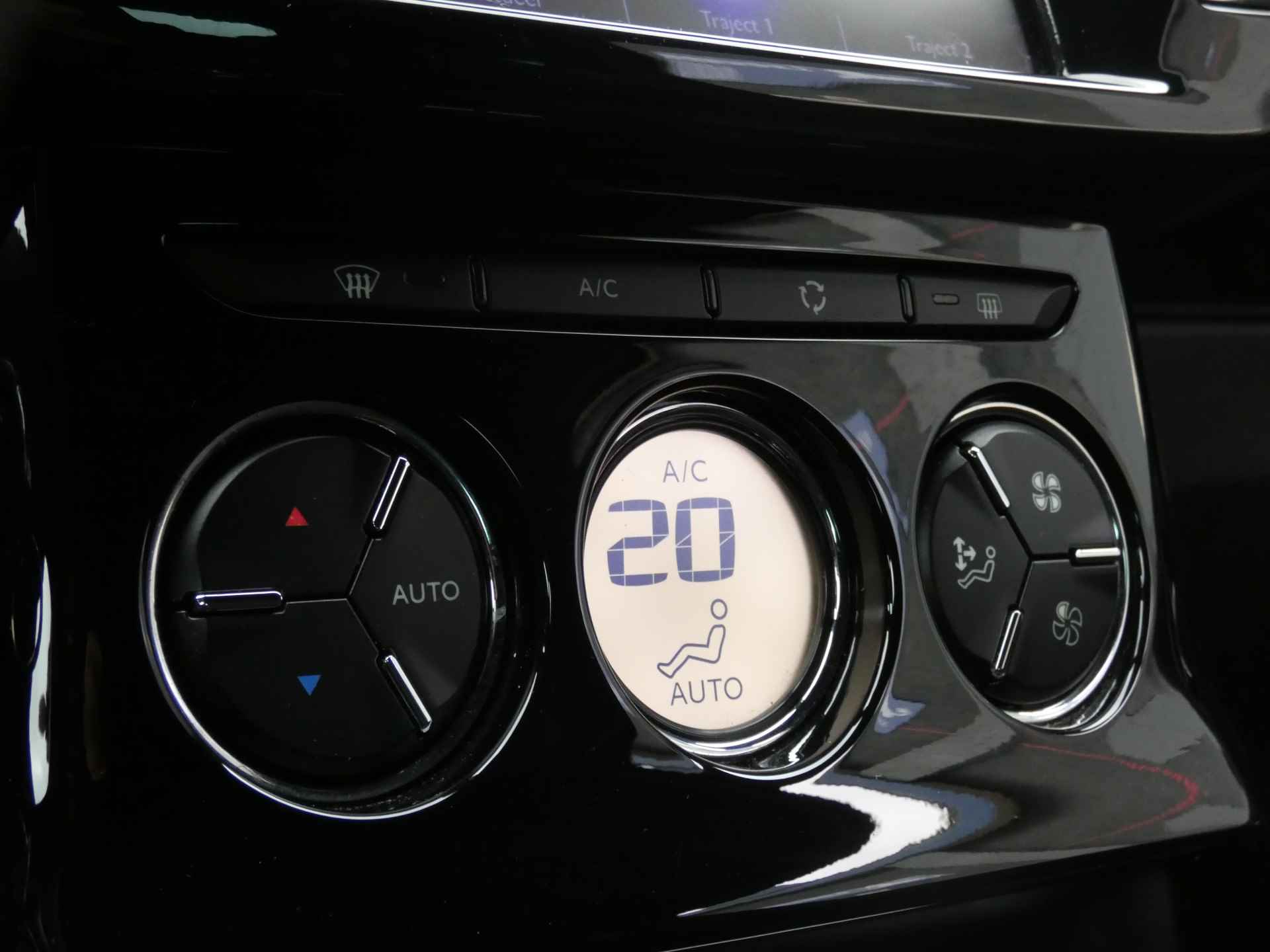 Citroën DS DS3 1.2 80PK So Chic | HIFI Sound | Navigatie | Parkeercamera | LED | Org. NL - 44/55