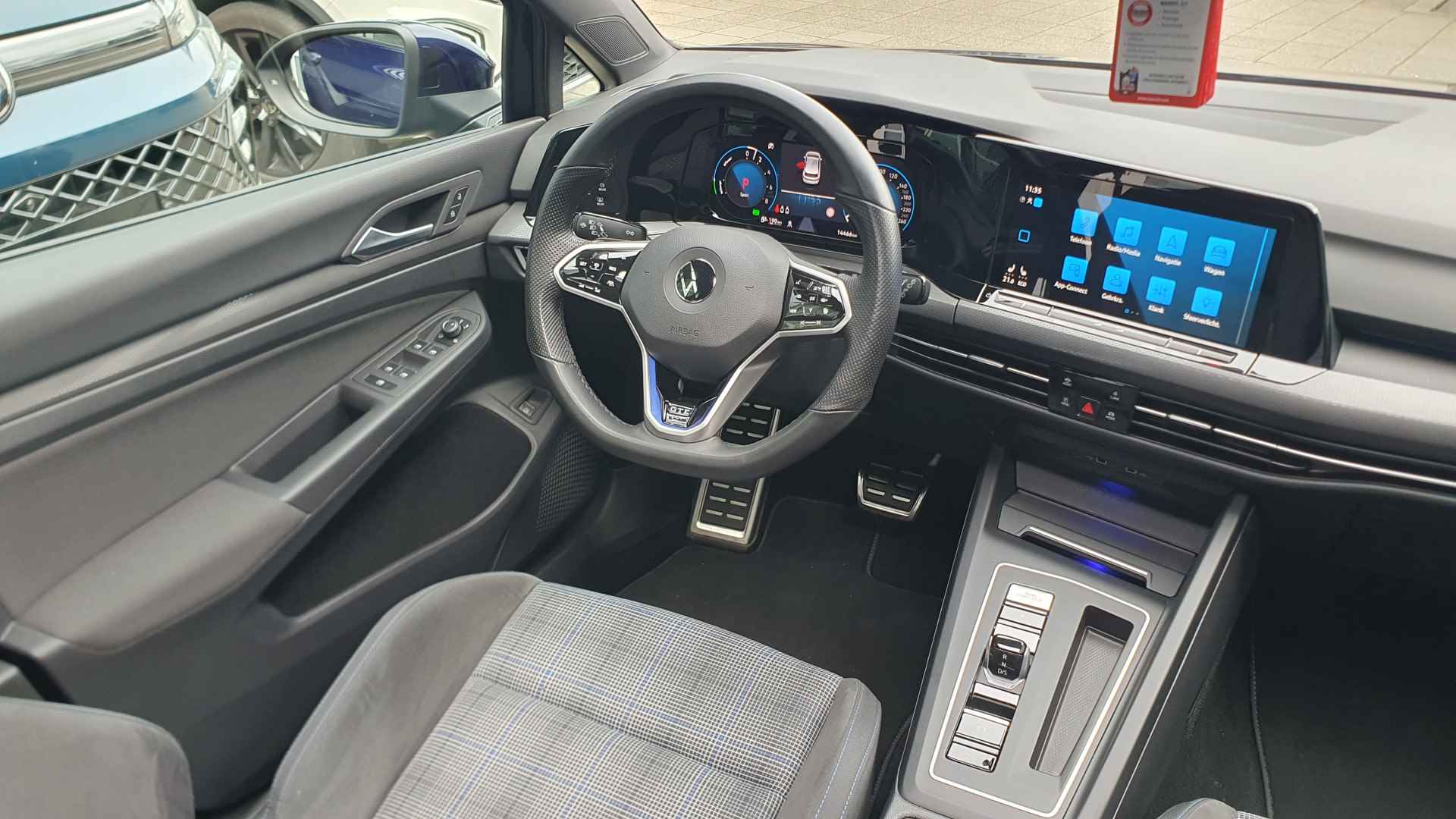 Volkswagen Golf 1.4 eHybrid GTE / Panoramadak / IQ LED / 18 '' LMV - 16/26