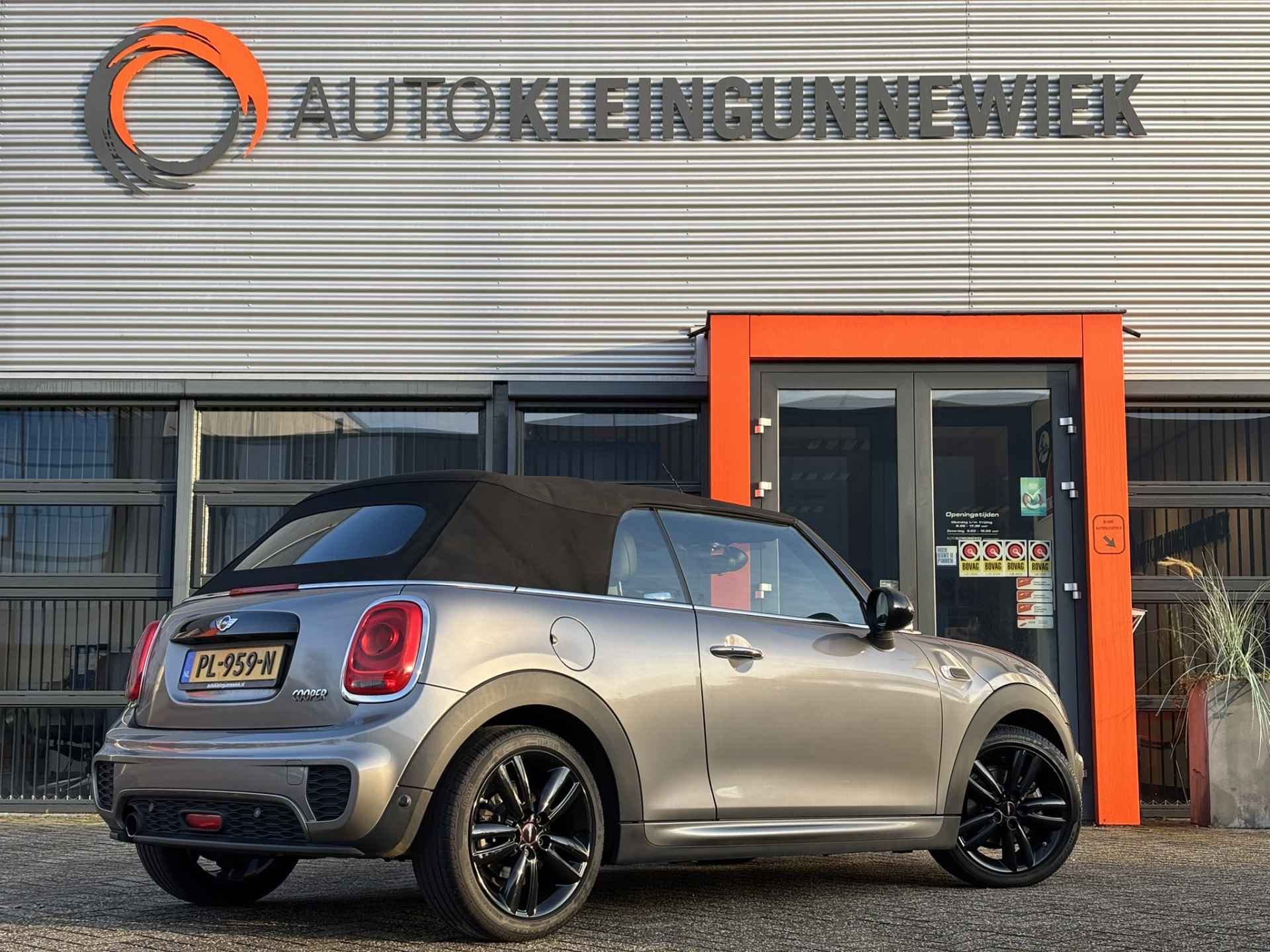 MINI Cabrio 1.5 Cooper Chili Serious Business / NL Auto / John Cooper Works Pakket! / Navi / - 5/41