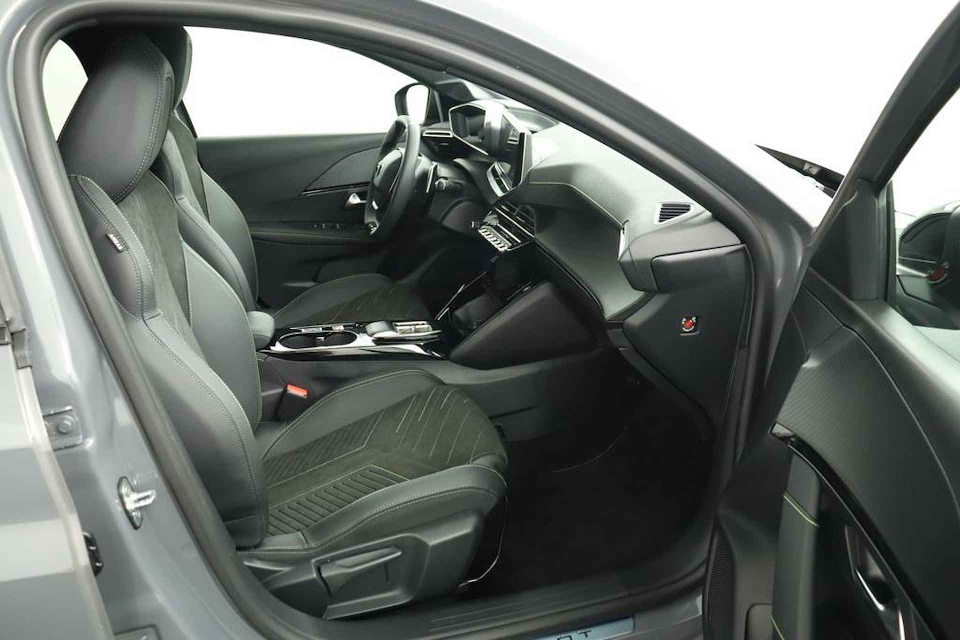 Peugeot 208 Hybrid 136 e-DCS6 GT | Adaptief Cruise | Alcantara | Pano Dak | Navigatie | Sportstoelen | - 30/55