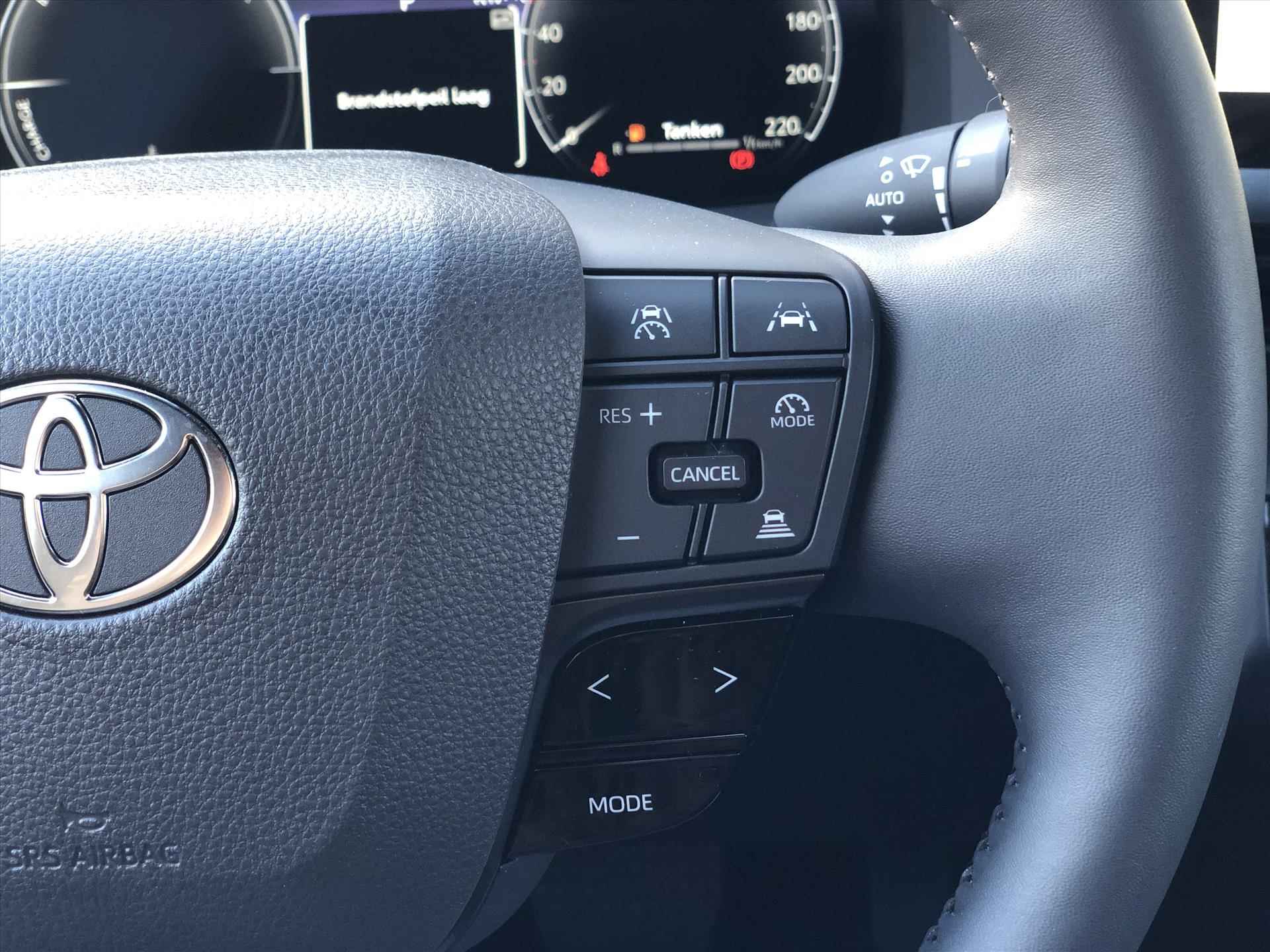 Toyota C-Hr 1.8 Hybrid 140pk First Edition Bi-tone | Nieuw model, Smart connect, Dodehoekherkenning, Parkeersensoren,Stoel + Stuurverwarming - 26/39