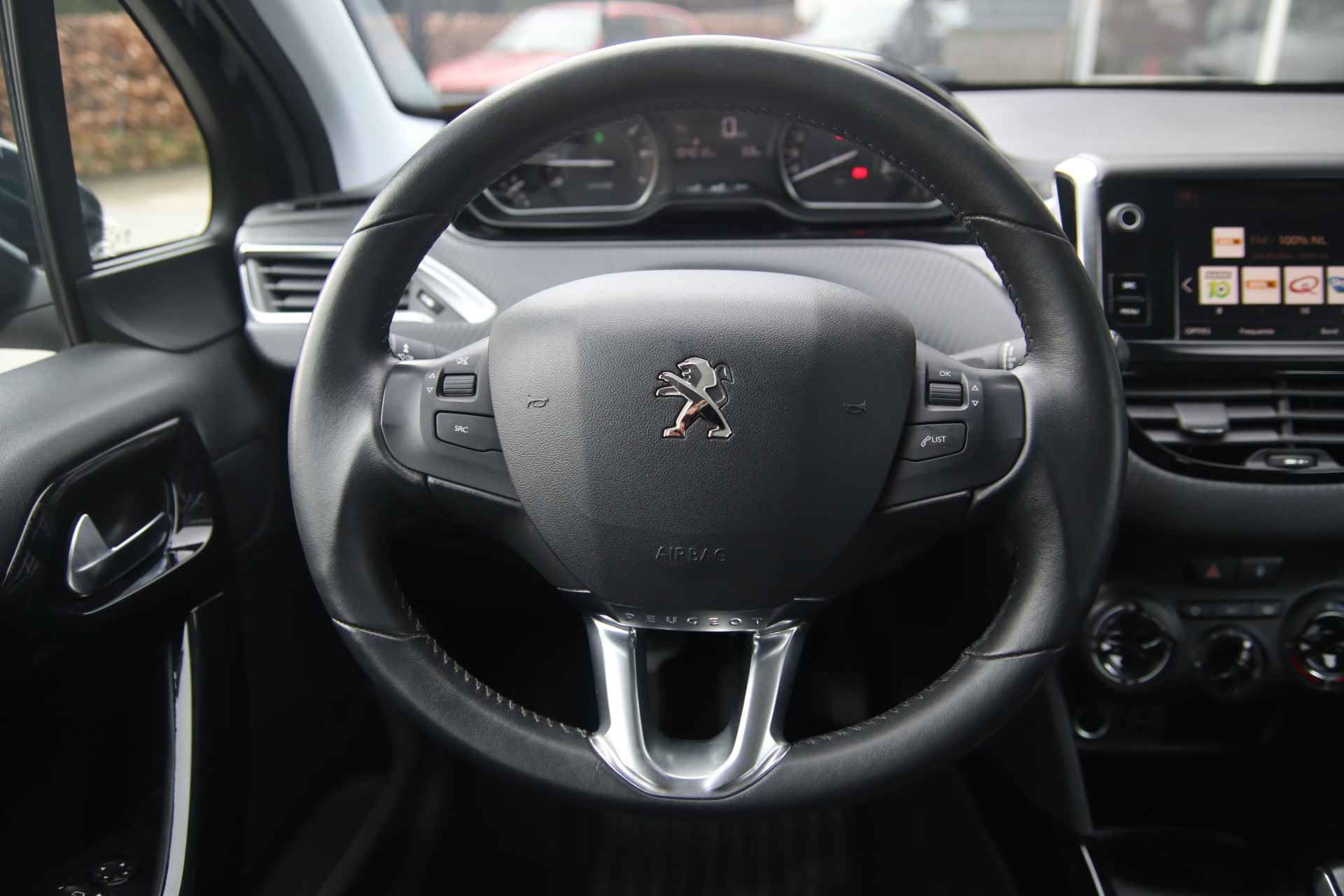Peugeot 2008 1.2 VTI Airco, Cruise, Carplay, dealer ond. 1e eig.  LENTE UITVERKOOP! - 15/39