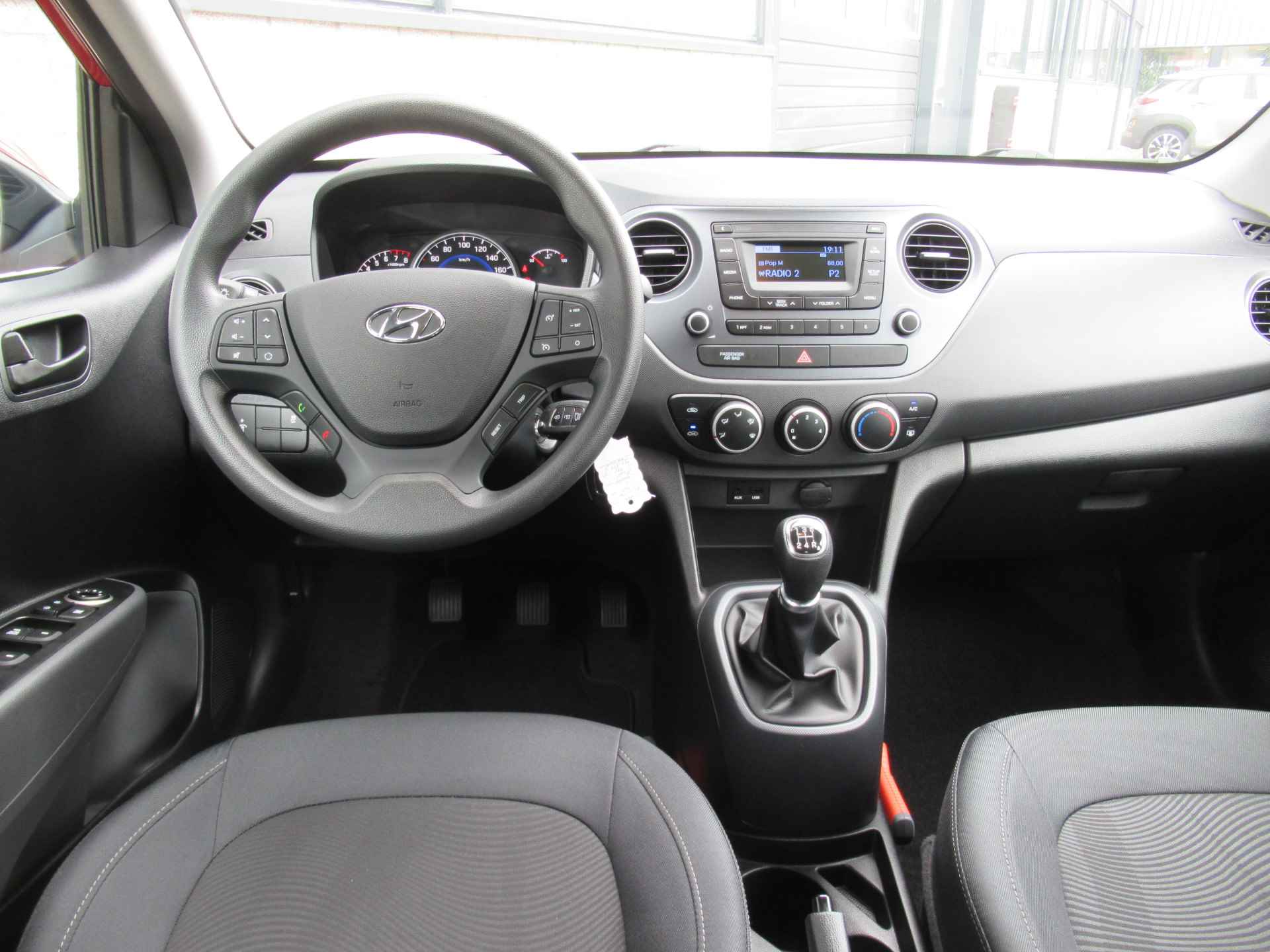 Hyundai i10 1.0i Comfort Lage km stand! cruise | airco | LED - 18/24