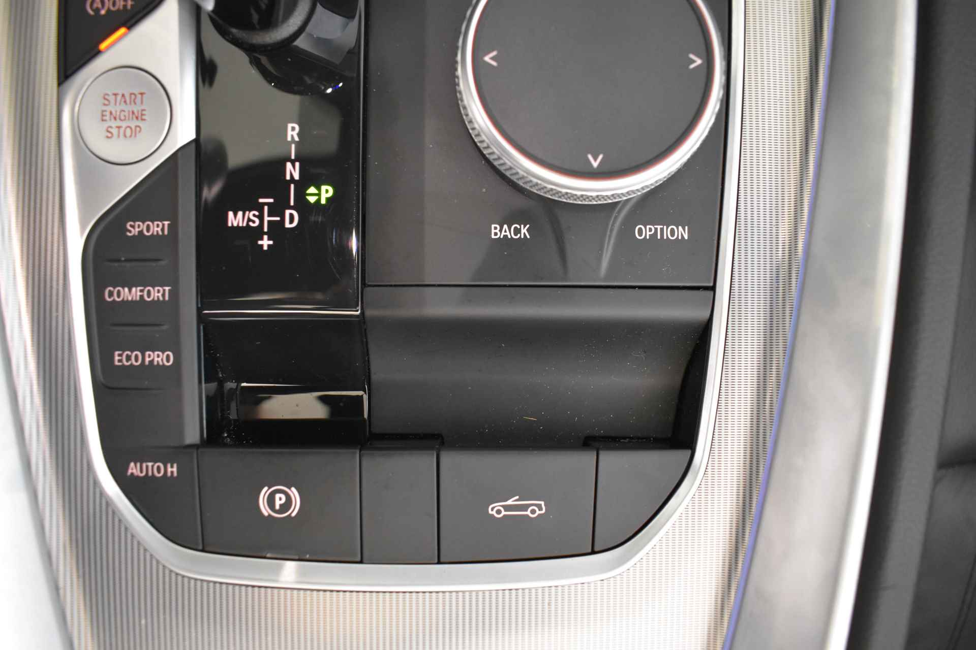 BMW Z4 Roadster sDrive20i High Executive Automaat / Comfort Access / Harman Kardon / Head-Up / Live Cockpit Professional / Leder / Stoelverwarming - 28/54