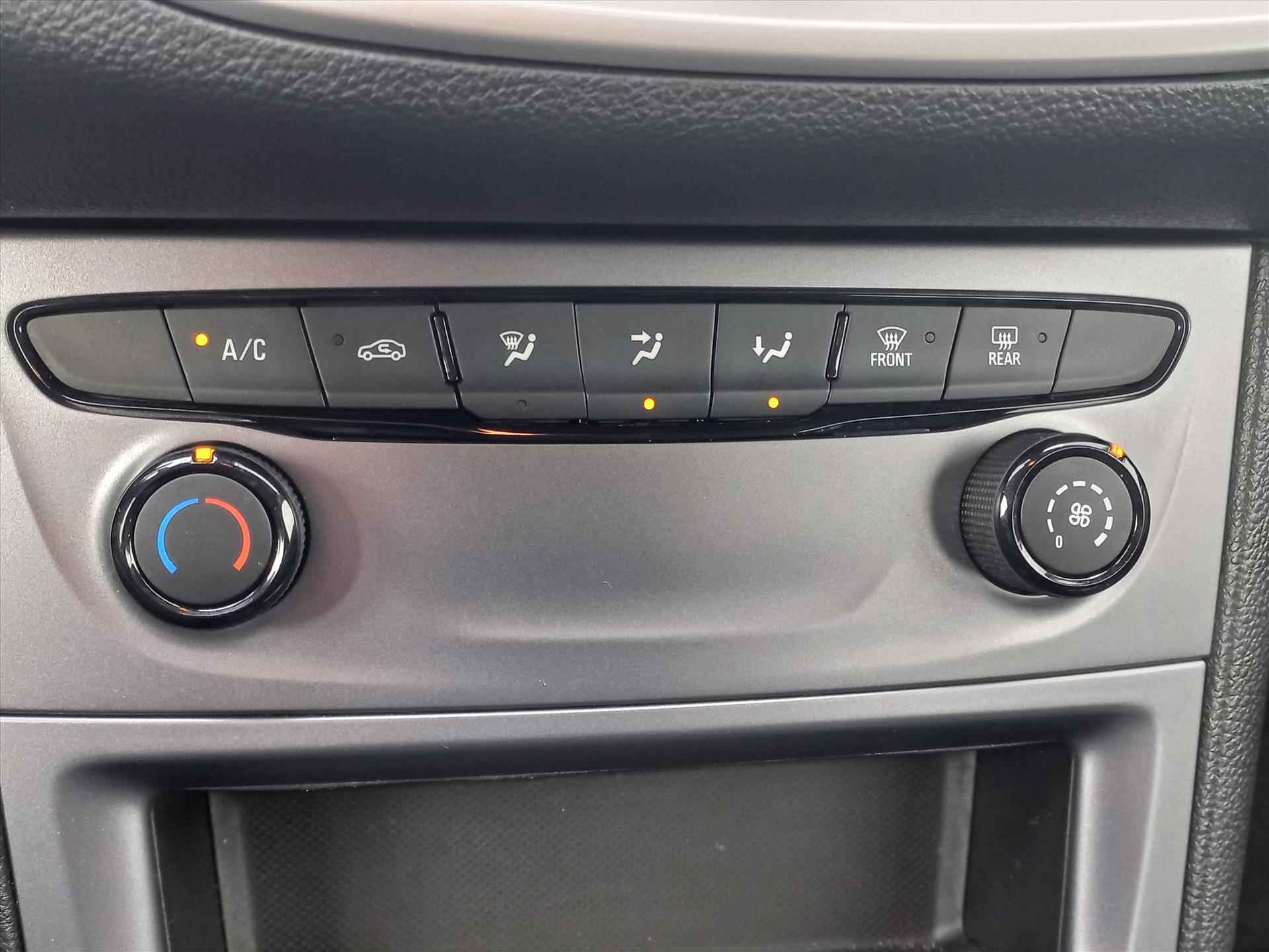 Opel Astra 1.2T 110pk EDITION | Airconditioning | Navigatie | Lm velgen | Camera | Parkeersensoren voor en achter - 6/37