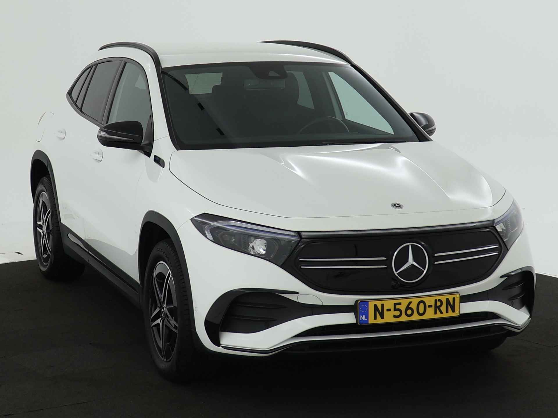 Mercedes-Benz EQA 250 Business Solution AMG 67 kWh | Trekhaak | AMG Styling | Night Pakket | Inclusief 24 maanden MB Certified garantie voor Europa. - 28/45