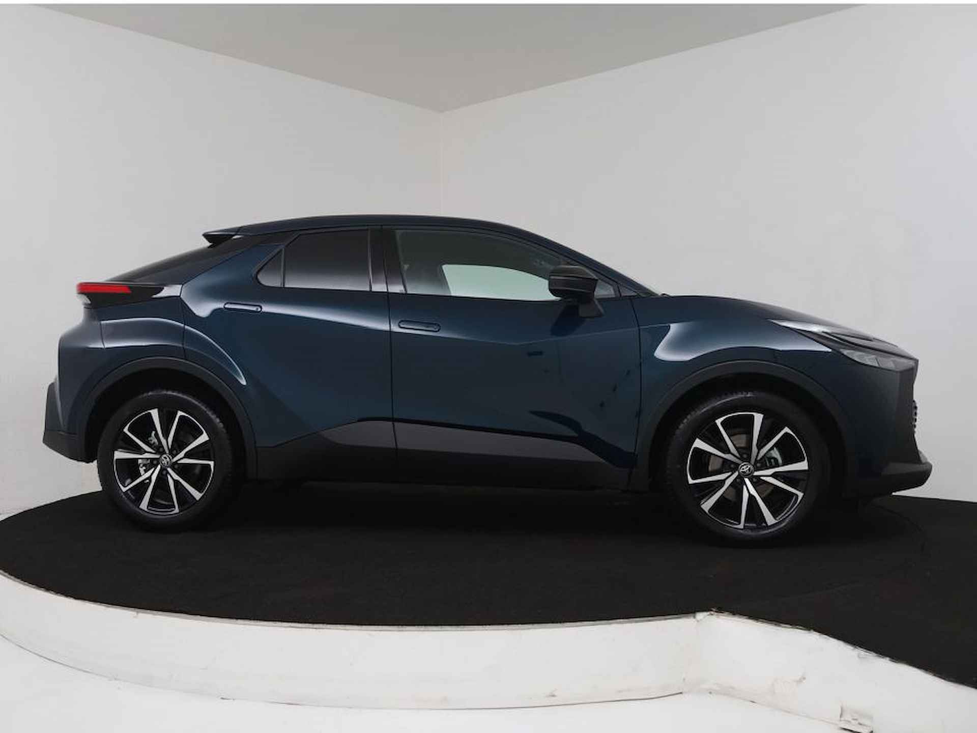 Toyota C-HR 1.8 Hybrid 140 Dynamic | NIEUW & DIRECT LEVERBAAR | MEERDERE KLEUREN OP VOORRAAD | incl. alle acties | - 22/33