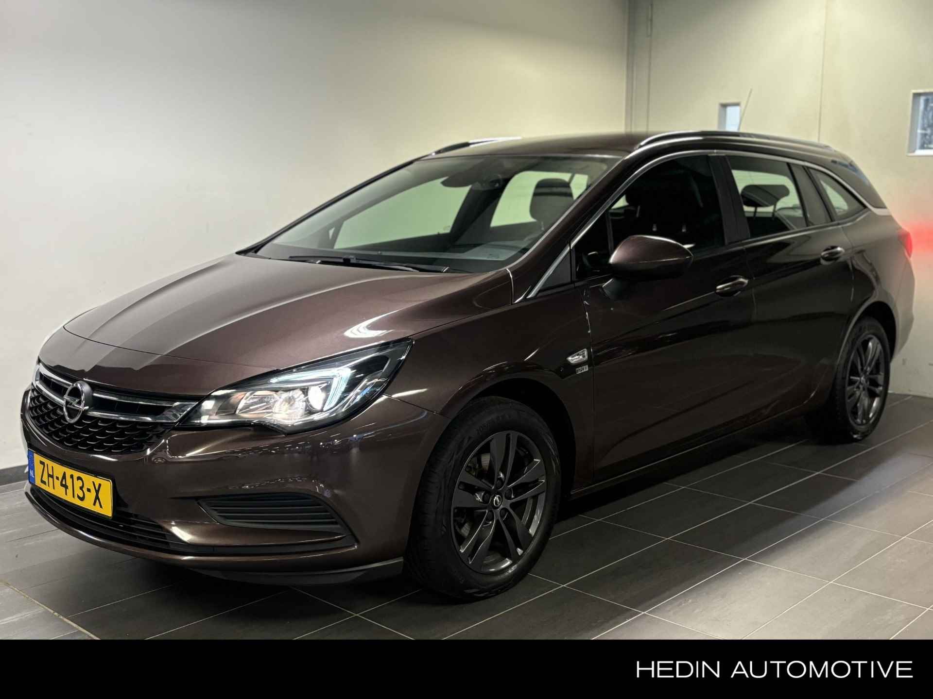 Opel Astra Sports Tourer 1.4 Turbo 150PK 120 Jaar Edition | Navigatie | Airco | Cruise control | Carplay | LMV 16 inch | Trekhaak - 1/20