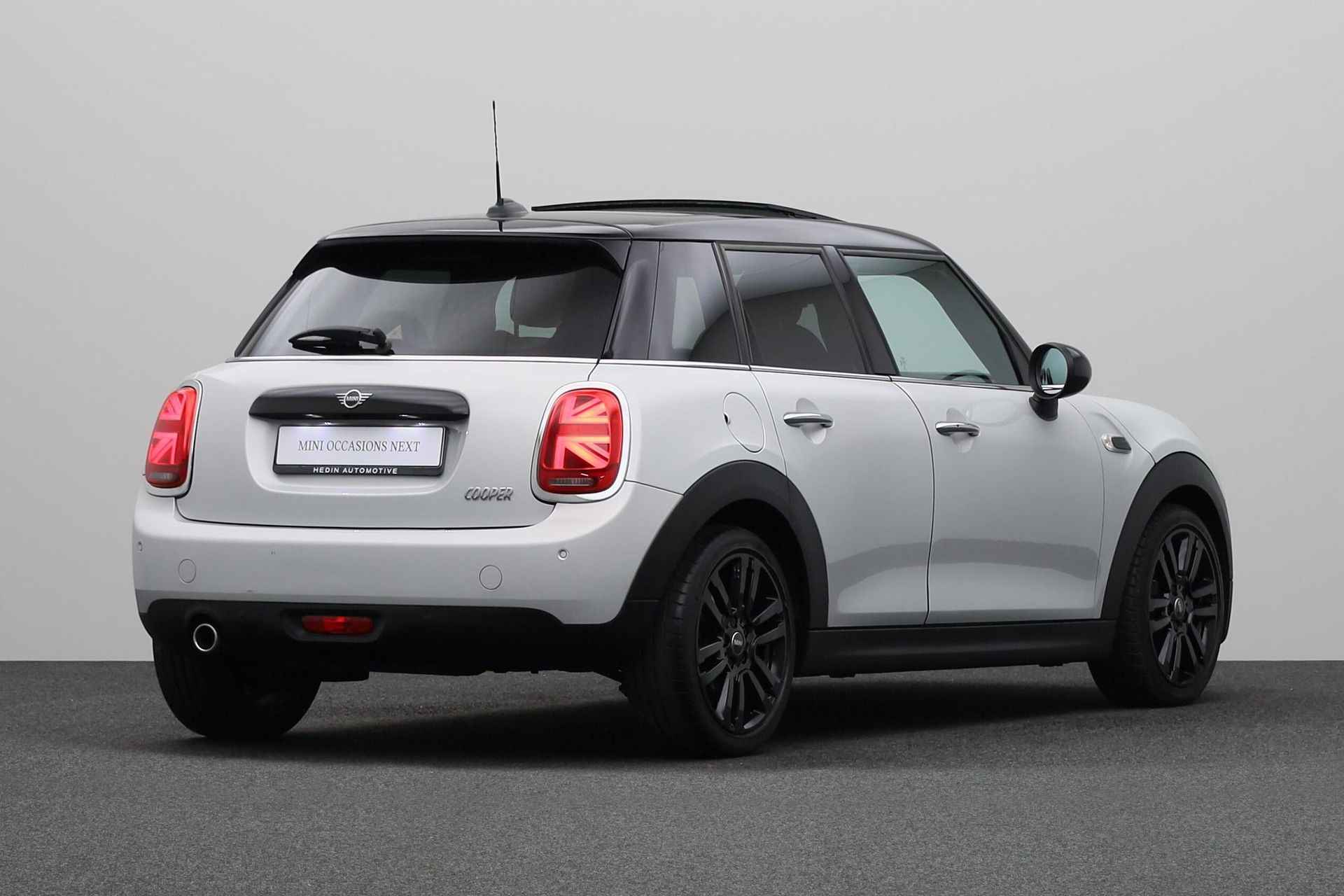 MINI 5-deurs 1.5 Cooper Chili | Glazen panoramadak | Apple CarPlay | Comfort Access | - 2/26