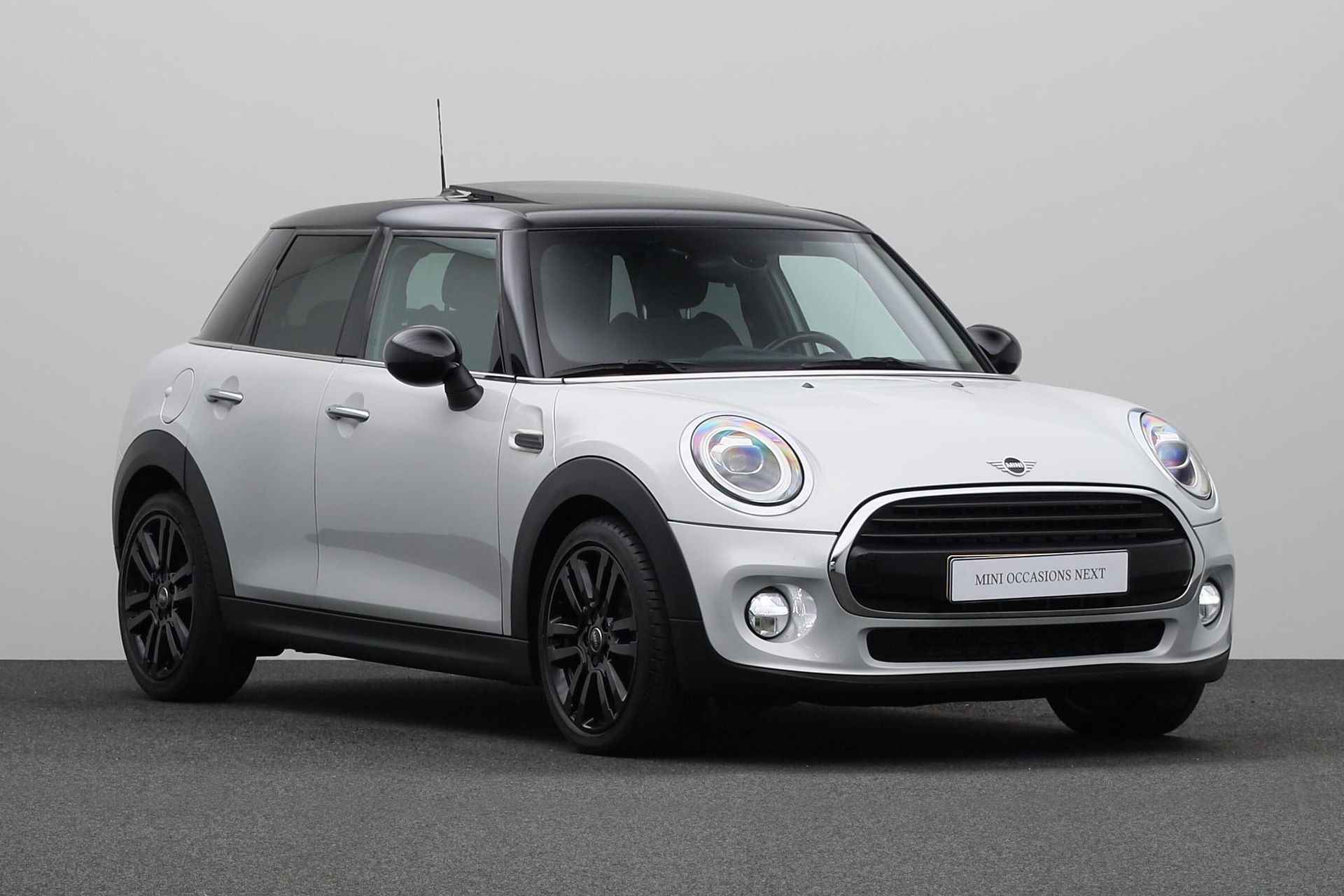 MINI 5-deurs 1.5 Cooper Chili | Glazen panoramadak | Apple CarPlay | Comfort Access | - 11/26