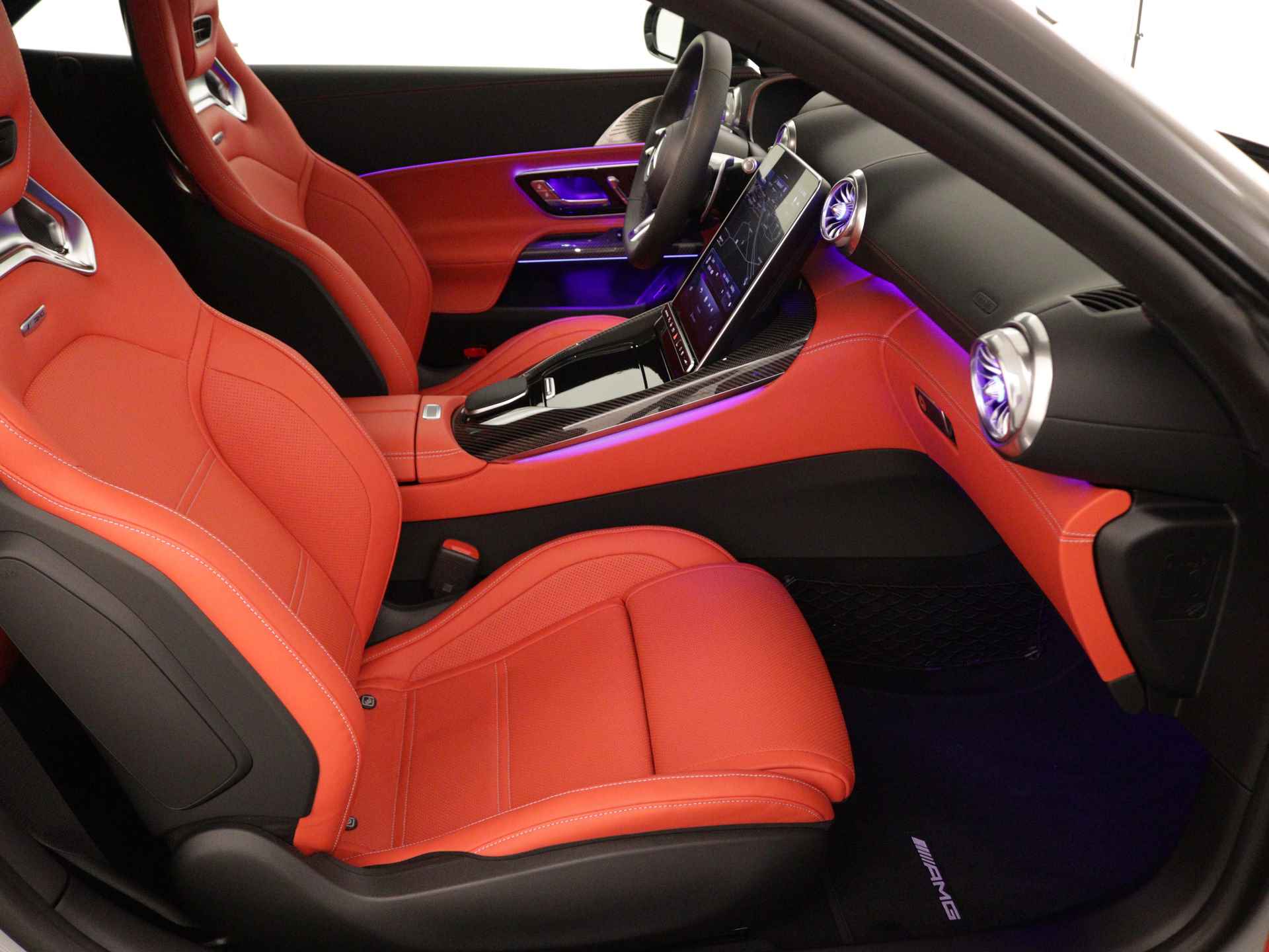 Mercedes-Benz SL-Klasse Roadster 63 4MATIC+ | Sierelementen in AMG carbon | AMG Nightpakket | 21" 10-dubbelspaaks gesmede AMG-velgen, zwart | ENERGIZING-pakket | Head-up display | Burmester Surround Sound systeem | - 26/44