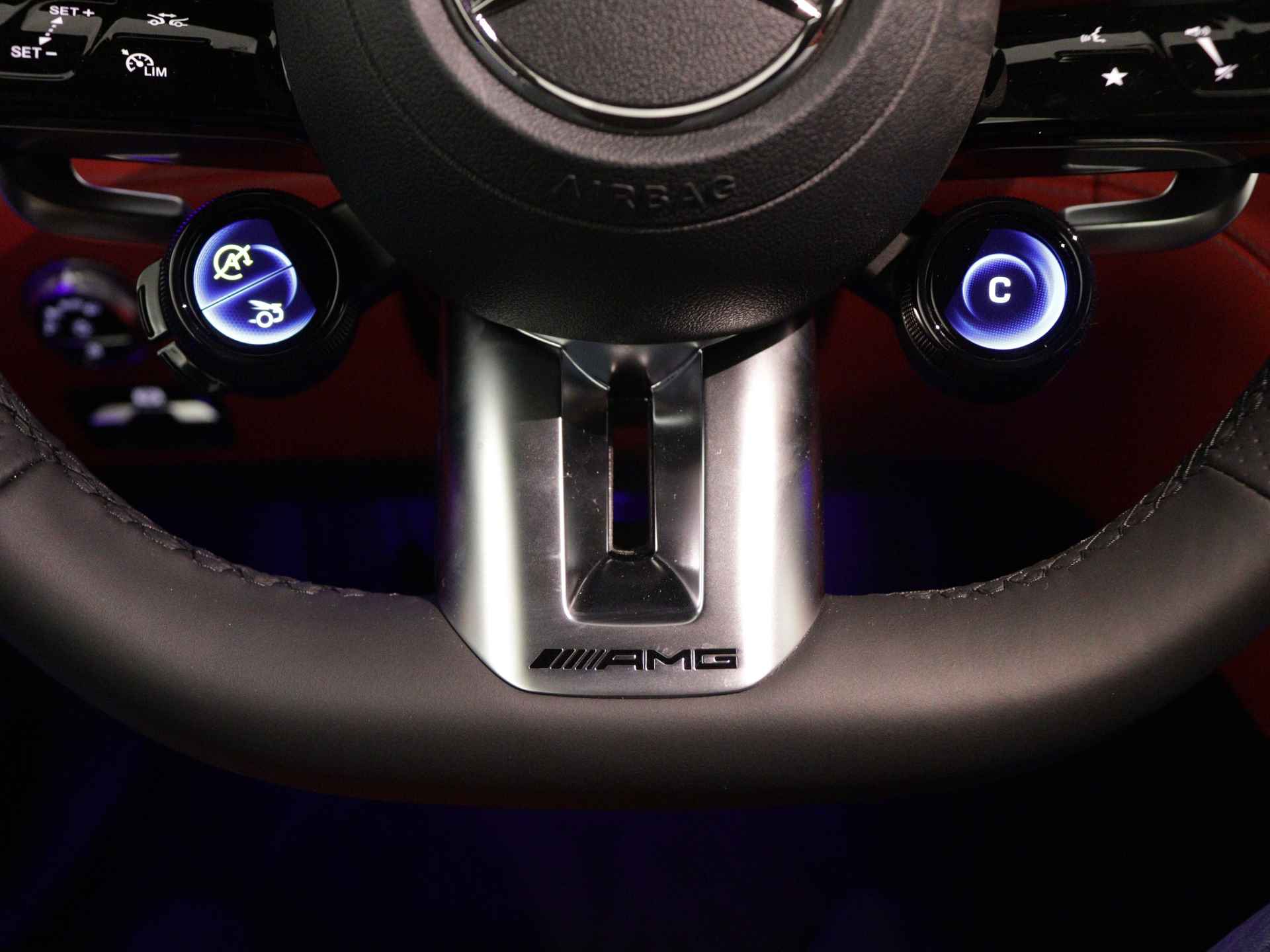 Mercedes-Benz SL-Klasse Roadster 63 4MATIC+ | Sierelementen in AMG carbon | AMG Nightpakket | 21" 10-dubbelspaaks gesmede AMG-velgen, zwart | ENERGIZING-pakket | Head-up display | Burmester Surround Sound systeem | - 31/44