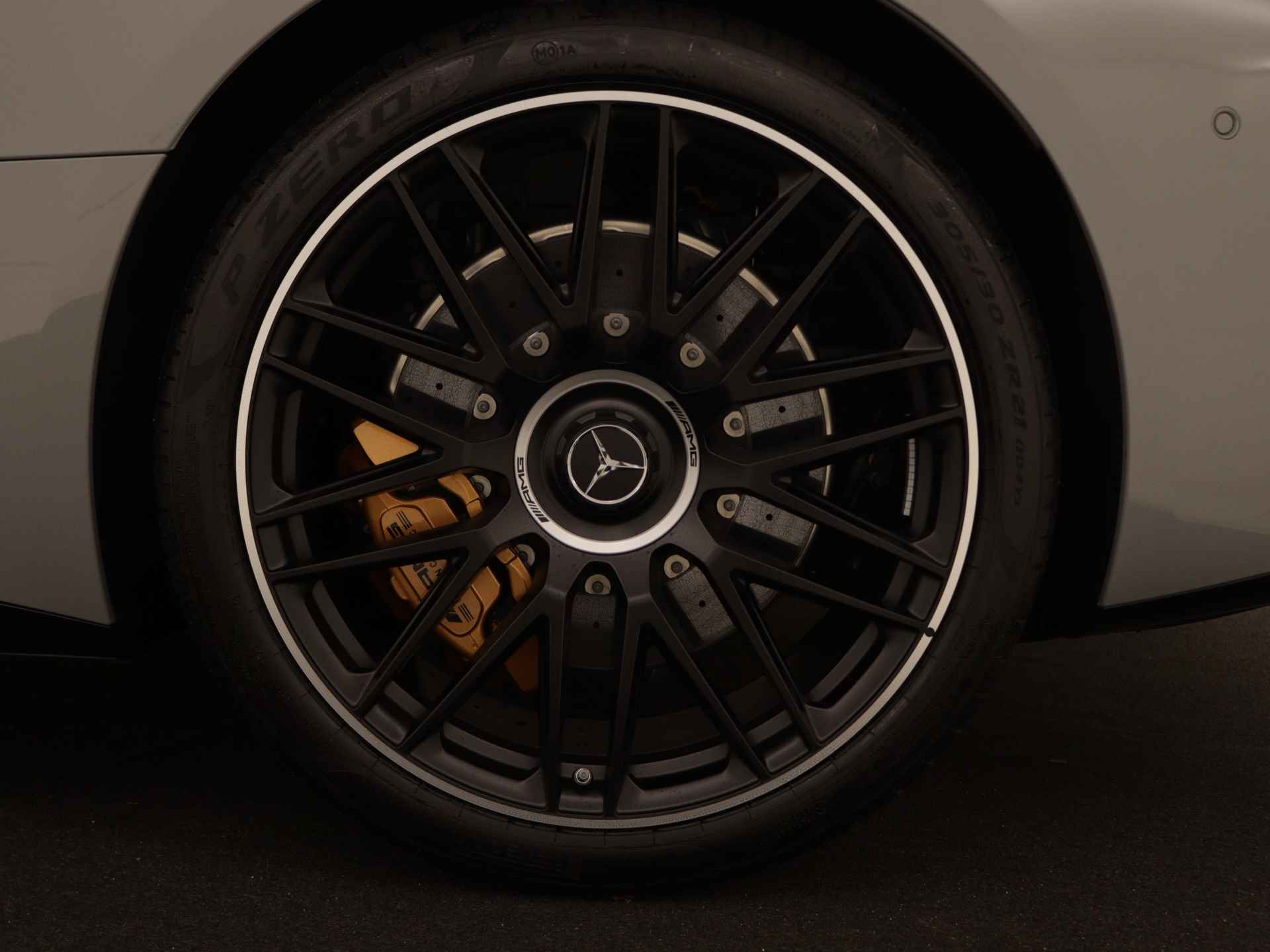 Mercedes-Benz SL-Klasse Roadster 63 4MATIC+ | Sierelementen in AMG carbon | AMG Nightpakket | 21" 10-dubbelspaaks gesmede AMG-velgen, zwart | ENERGIZING-pakket | Head-up display | Burmester Surround Sound systeem | - 41/44