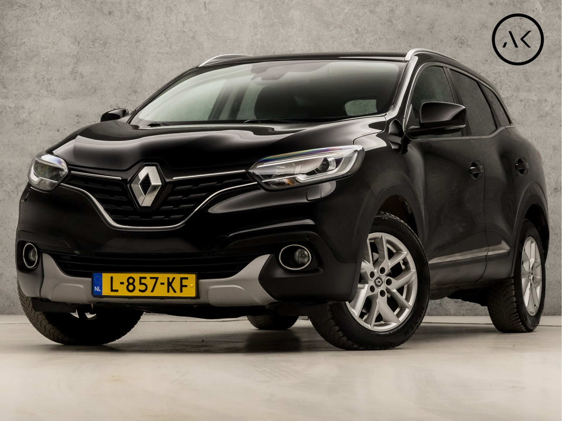 Renault Kadjar 1.2 TCe Bose (NAVIGATIE, 1e EIGENAAR, DIGITAL COCKPIT, CLIMATE, LEDER, SPORTSTOELEN, CRUISE, GETINT GLAS, KEYLESS, NIEUWSTAAT)