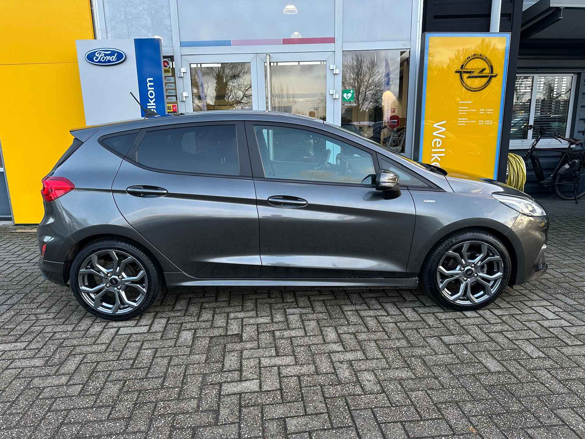 Ford Fiesta 1.0 95PK ST-Line | NAVIGATIE| CRUISE CONTROL| DAB| PARKEERSENSOREN| KEYLESS START - 8/31