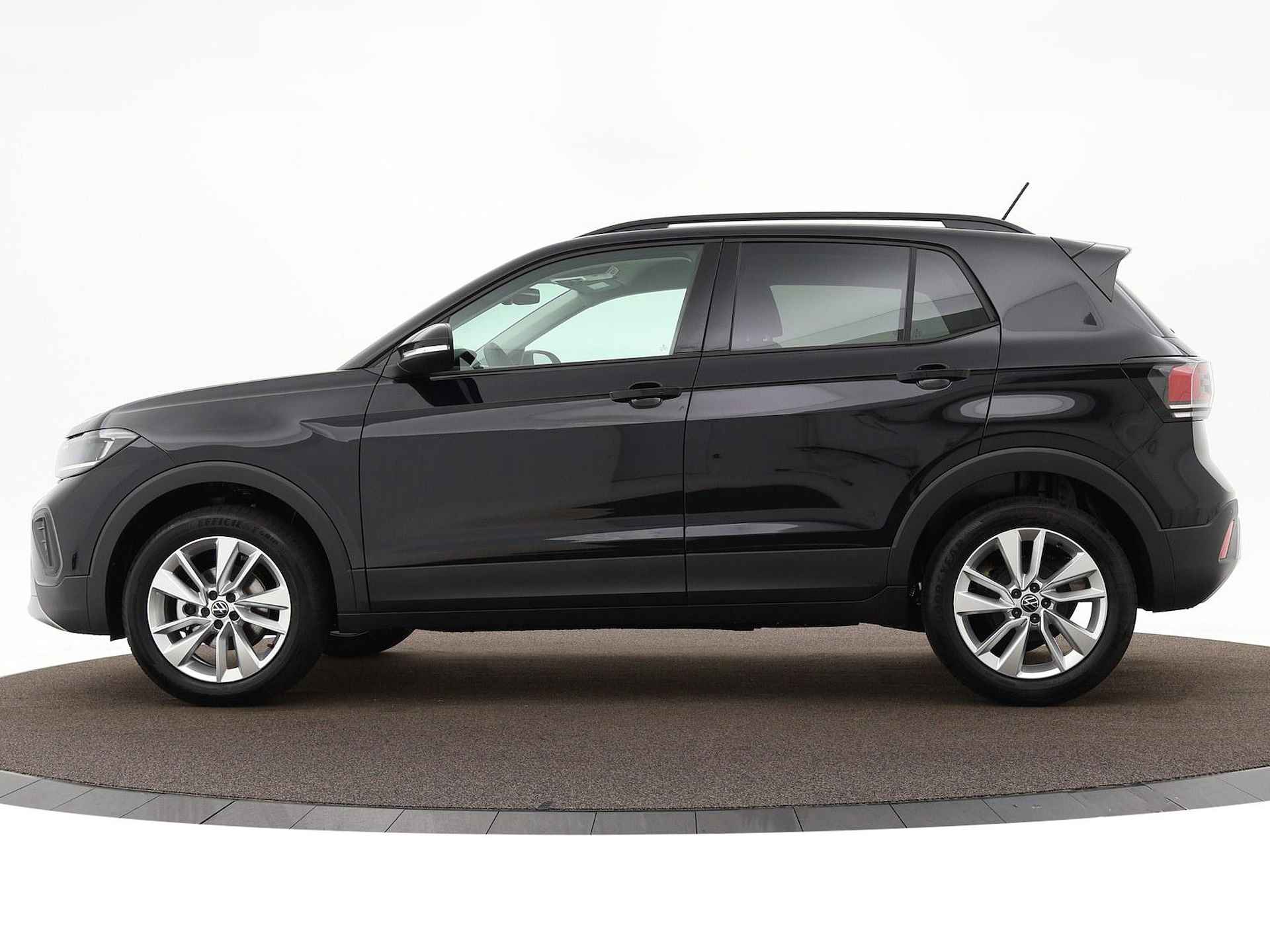 Volkswagen T-Cross Life Edition 1.0 70 kW / 95 pk TSI SUV 5 versn. Ha Volkswagen T-Cross Life Edition 1.0 TSI 95 pk 5 versn. Hand · Comfort pakket · Velgen 'ventura', 17 inch lichtmetaal · - 27/40