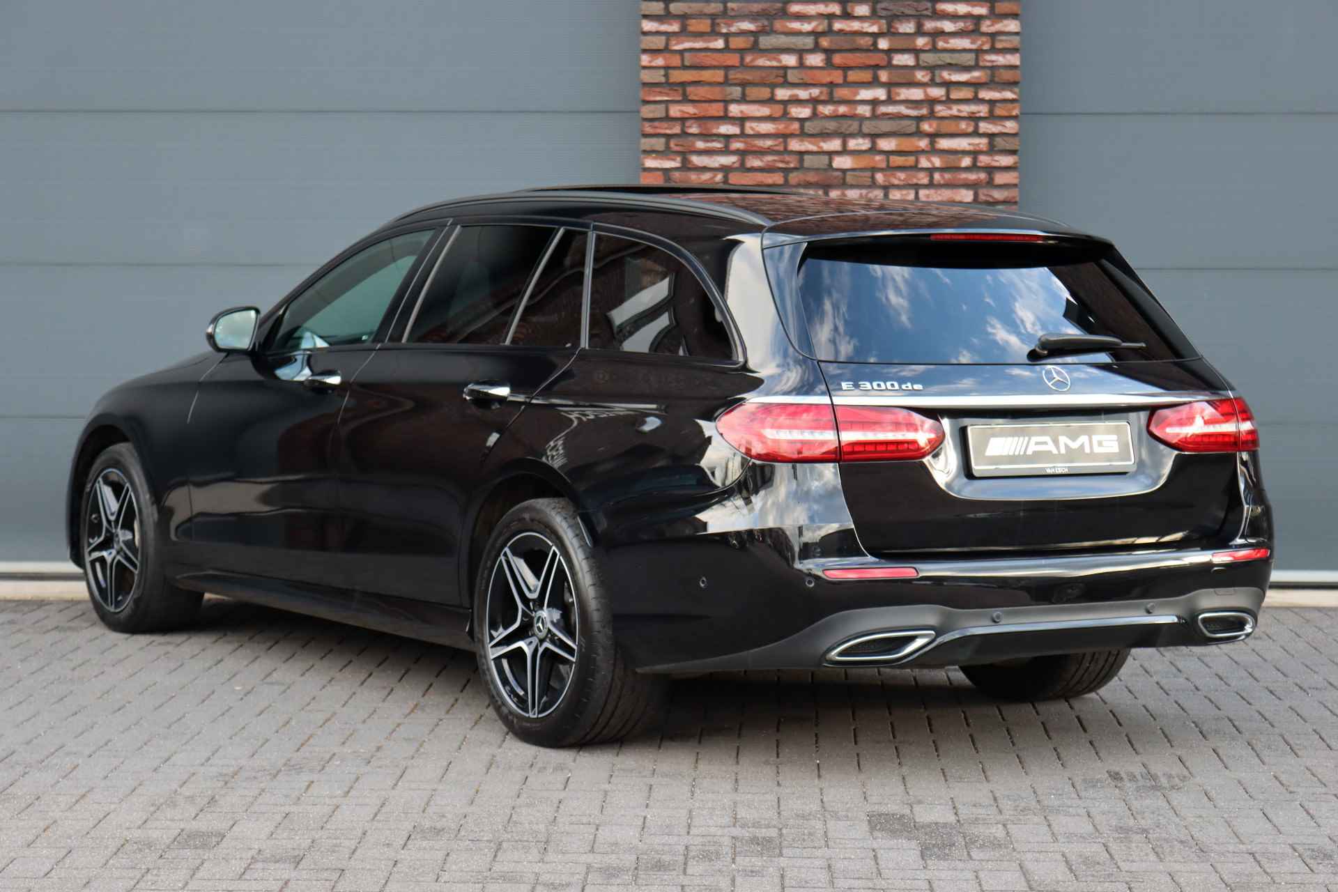 Mercedes-Benz E-Klasse Estate 300 de AMG Line Aut9 | Panoramadak | Distronic+ | Memory | Burmester | Leder | Surround Camera | Keyless Go | File-assistent | HUD | Sfeerverlichting | - 6/40